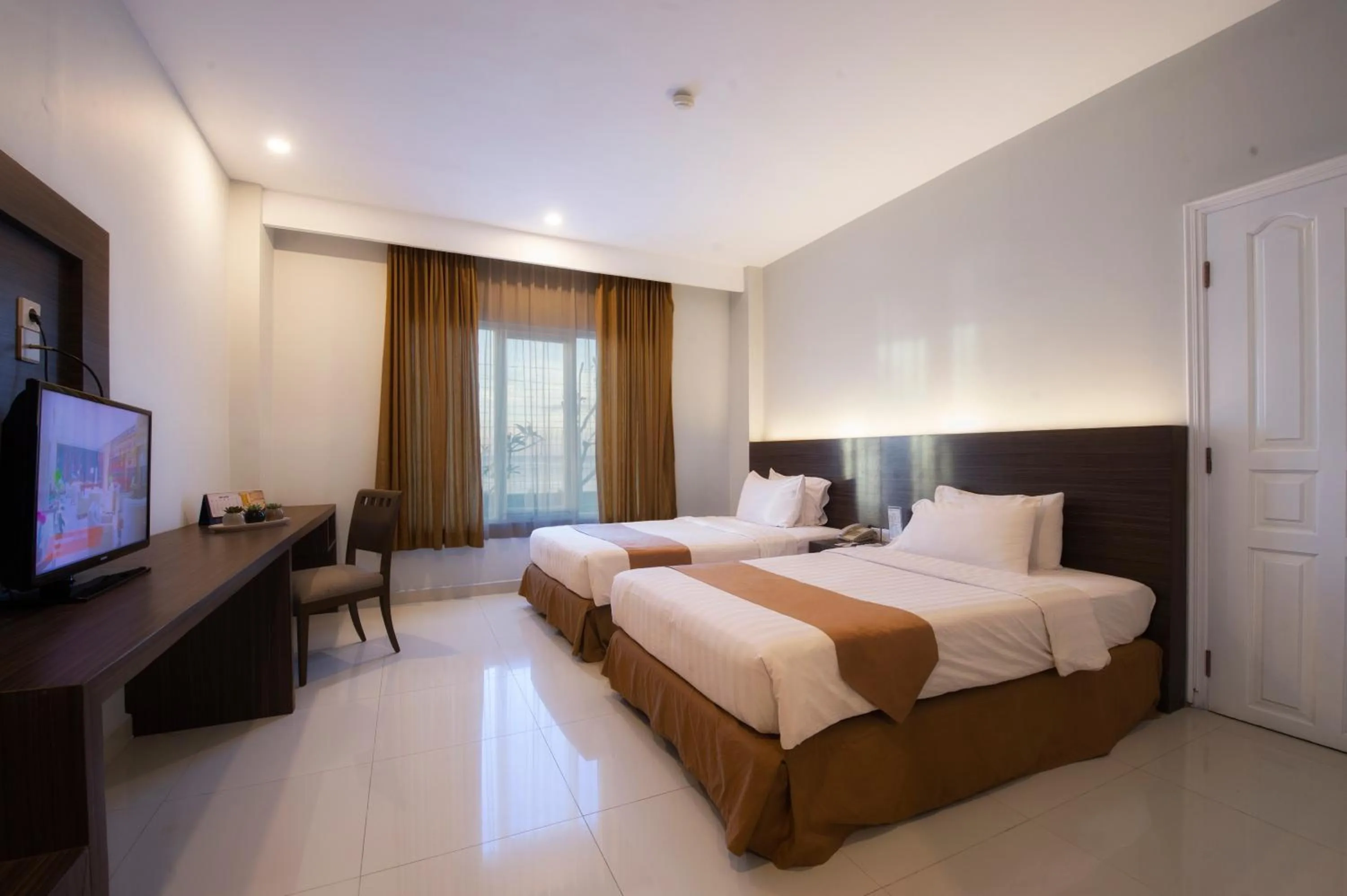 Bedroom, Bed in Kristal Hotel Kupang