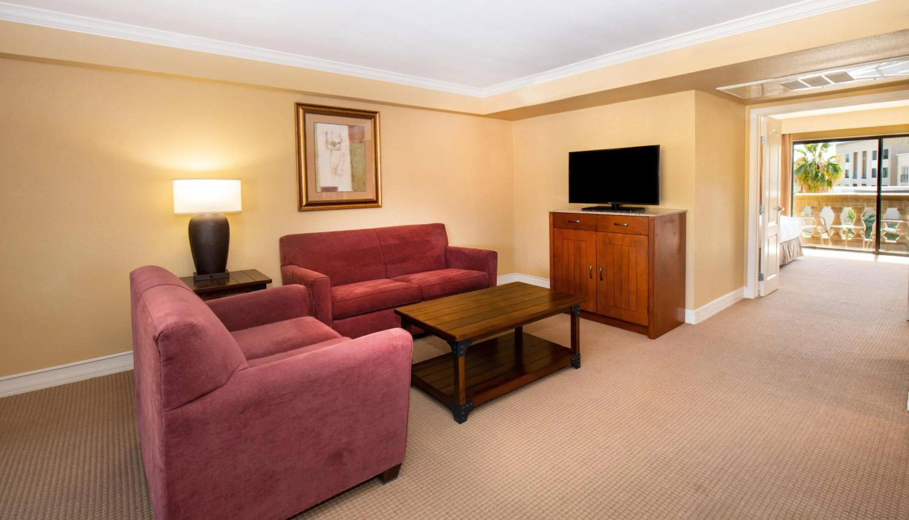 Living room in Hilton Phoenix Resort at the Peak