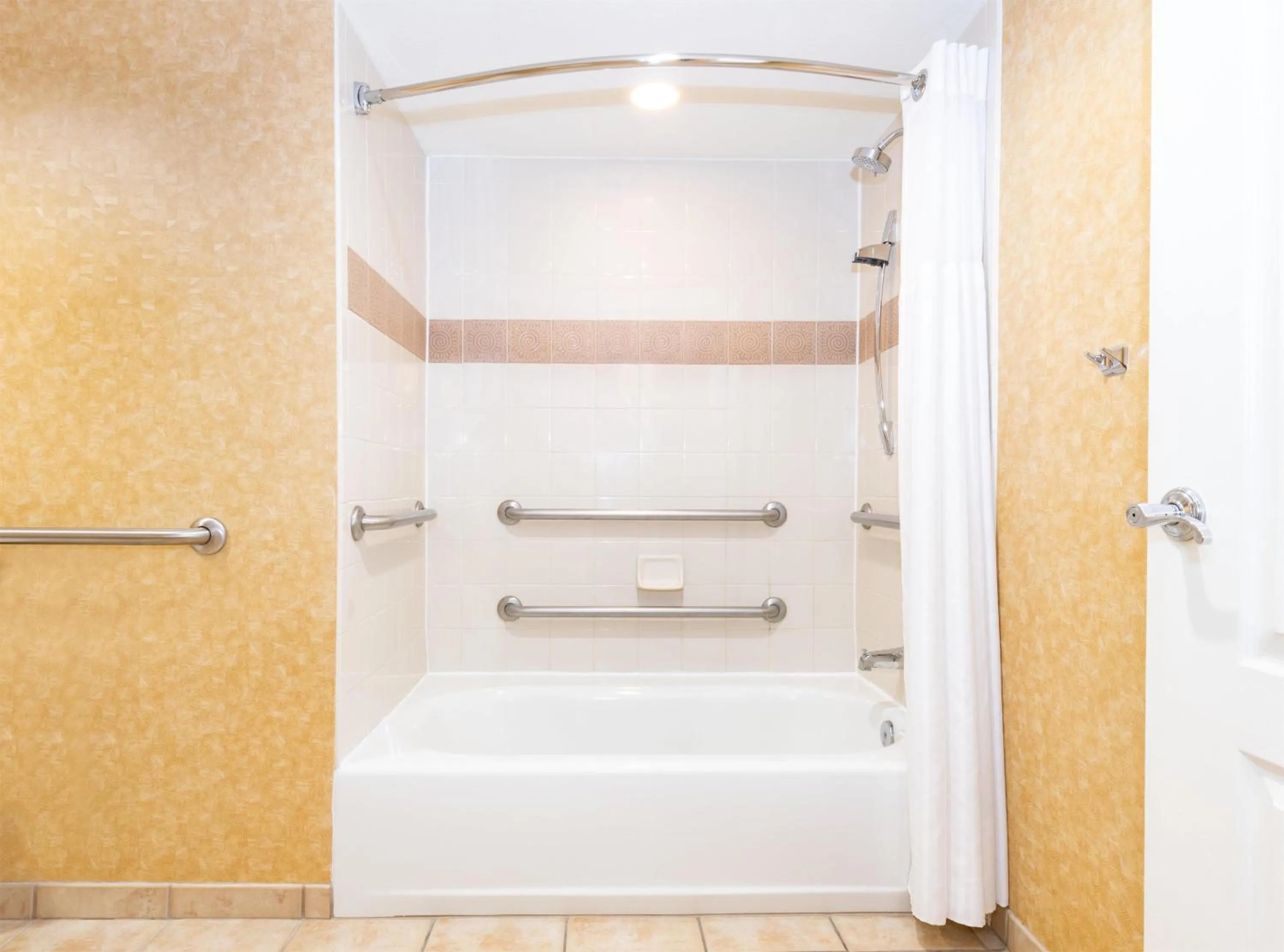 Bathroom in Hilton Phoenix Resort at the Peak