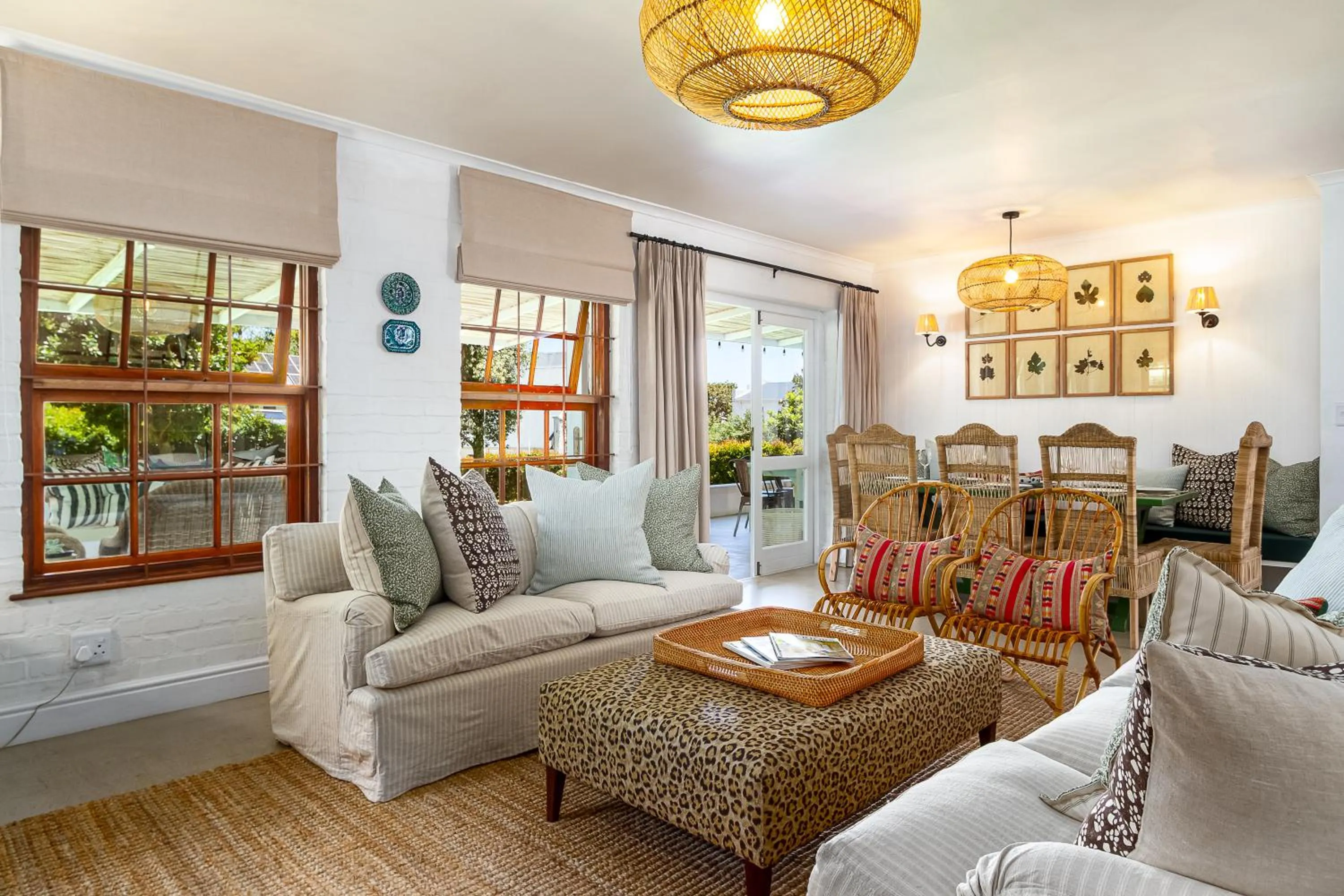 Living room in Noordhoek Village Hotel