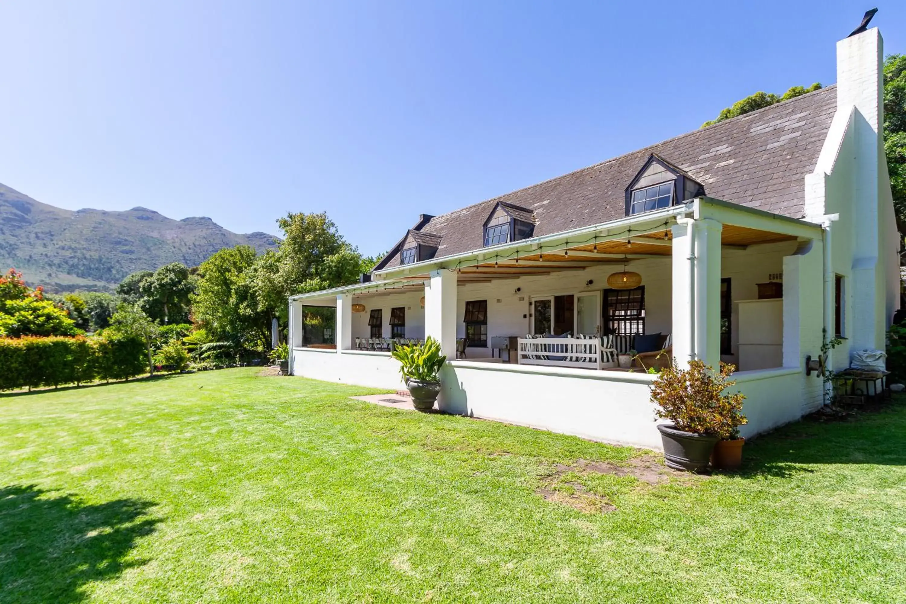 Four-Bedroom Vacation Home in Noordhoek Village Hotel Four-Bedroom Vacation Home in Noordhoek Village Hotel