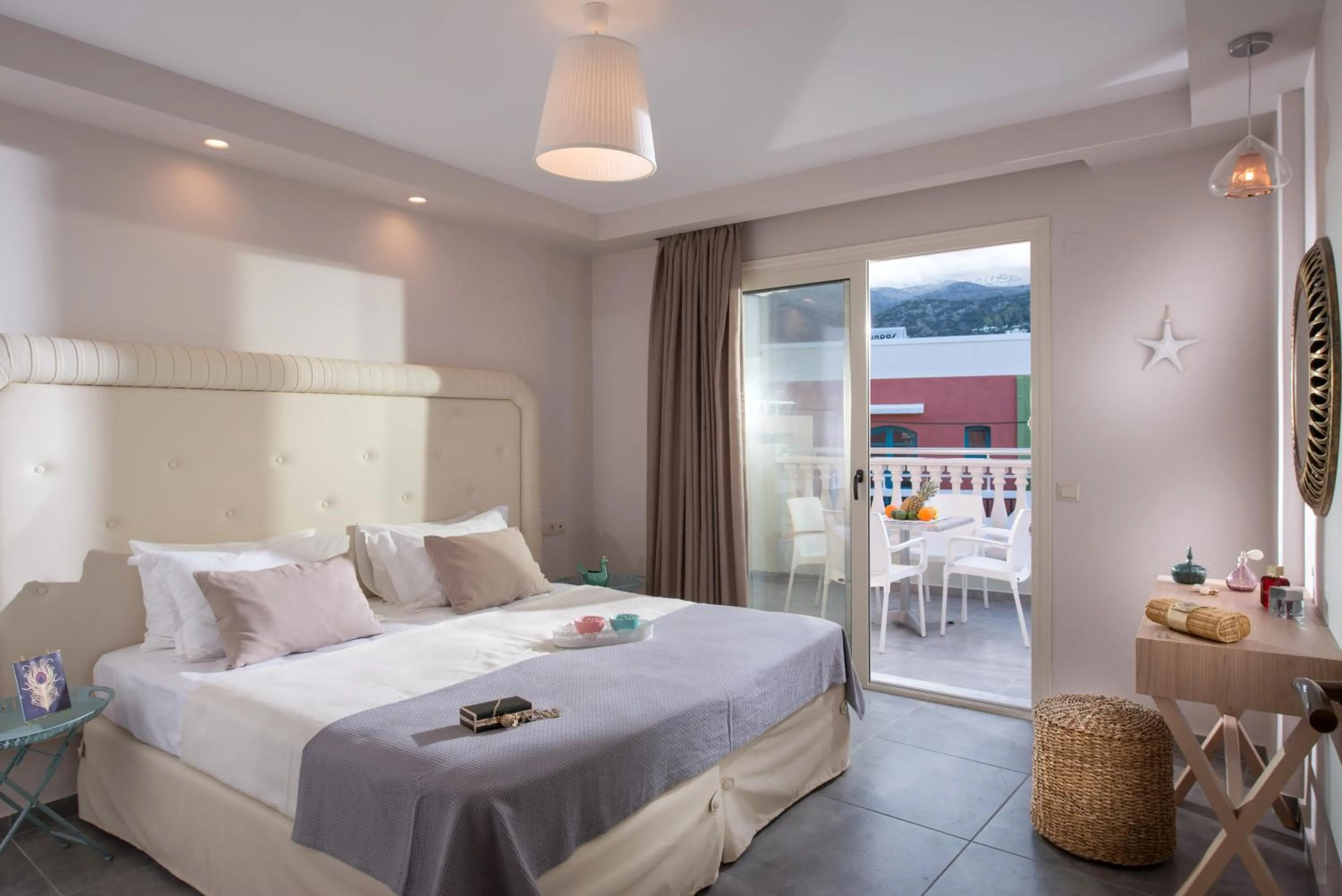 Bedroom, Bed in Sarpidon Apartments