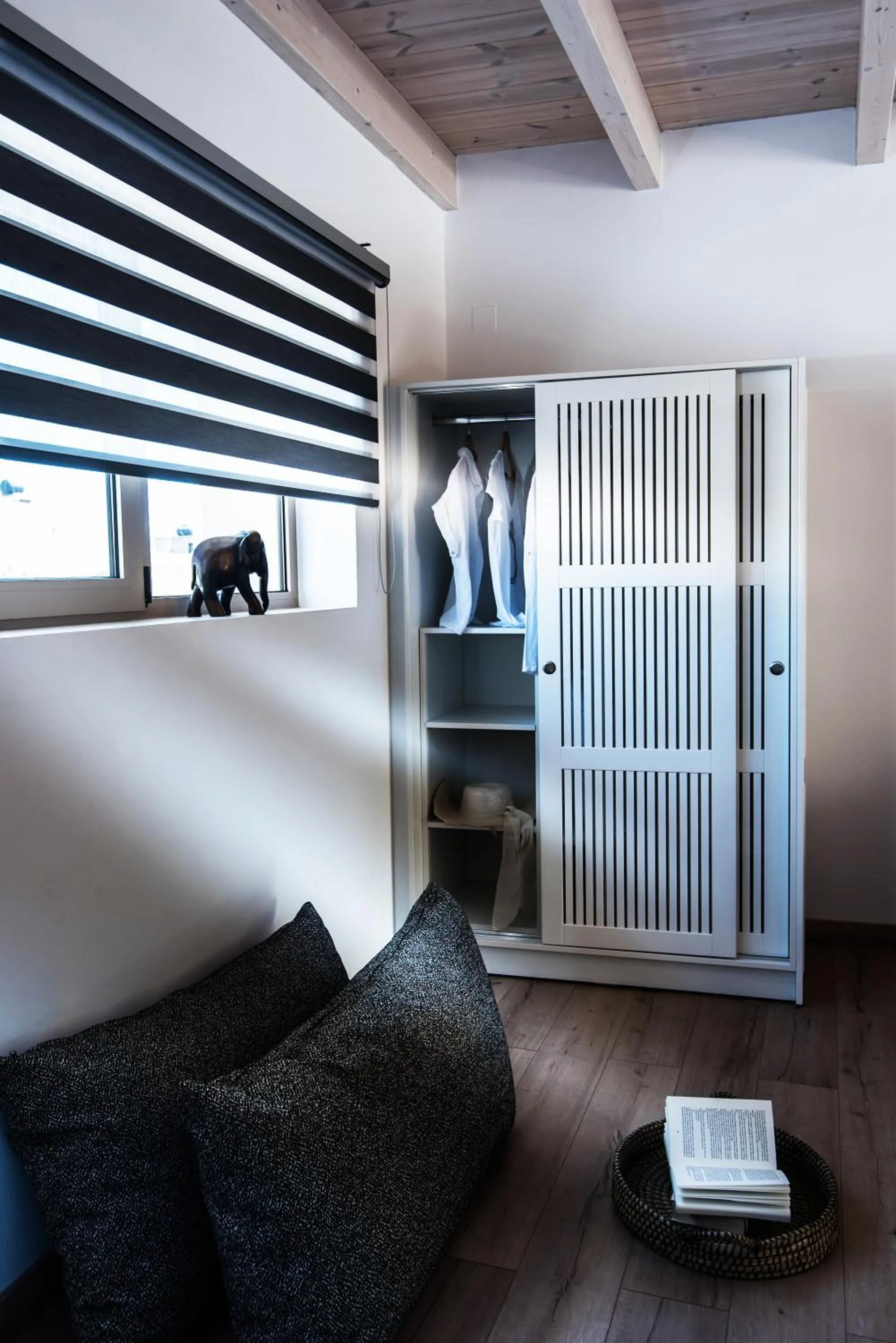 Bedroom in Sarpidon Apartments