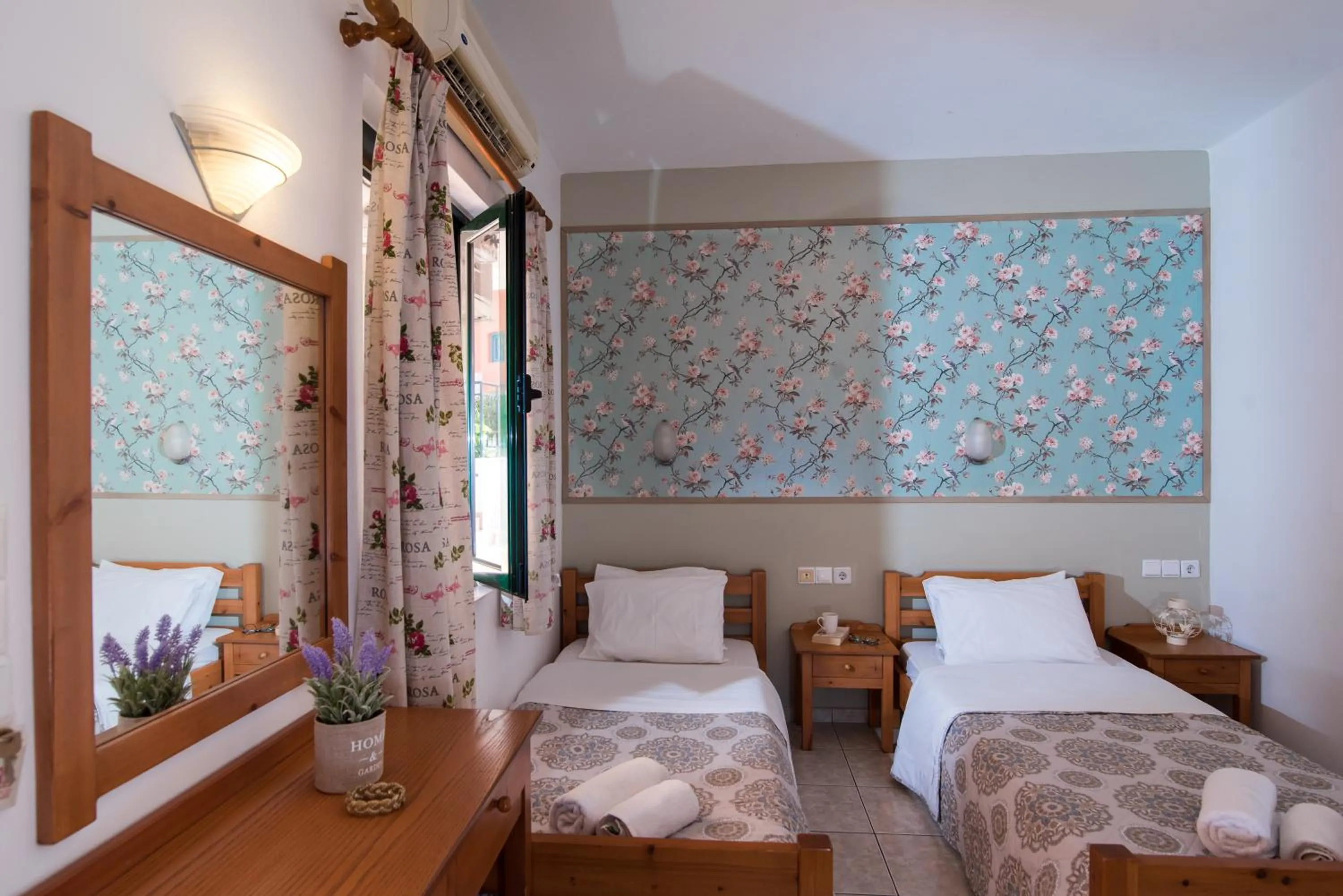 Bedroom, Bed in Sarpidon Apartments