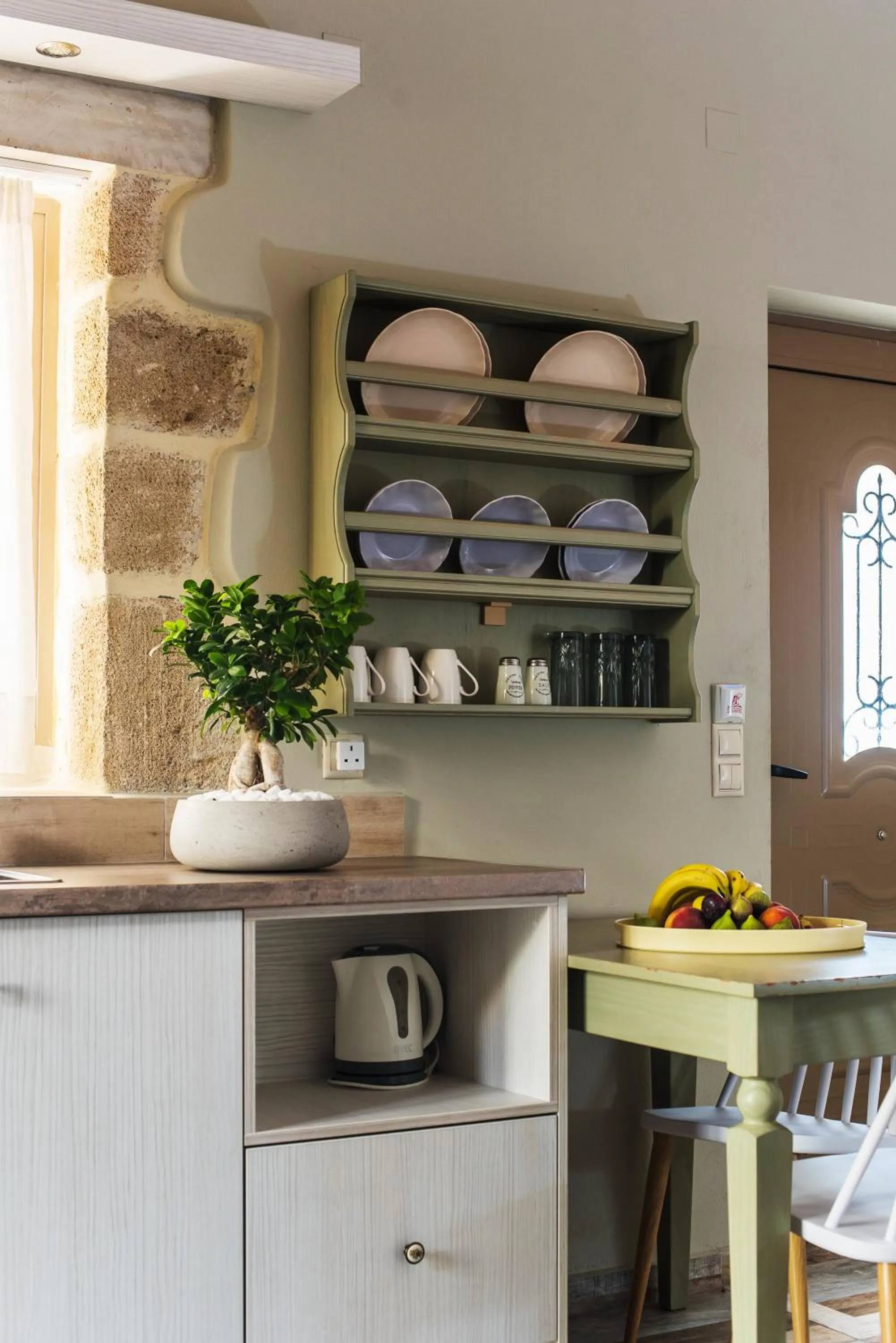 Dining area in Sarpidon Apartments