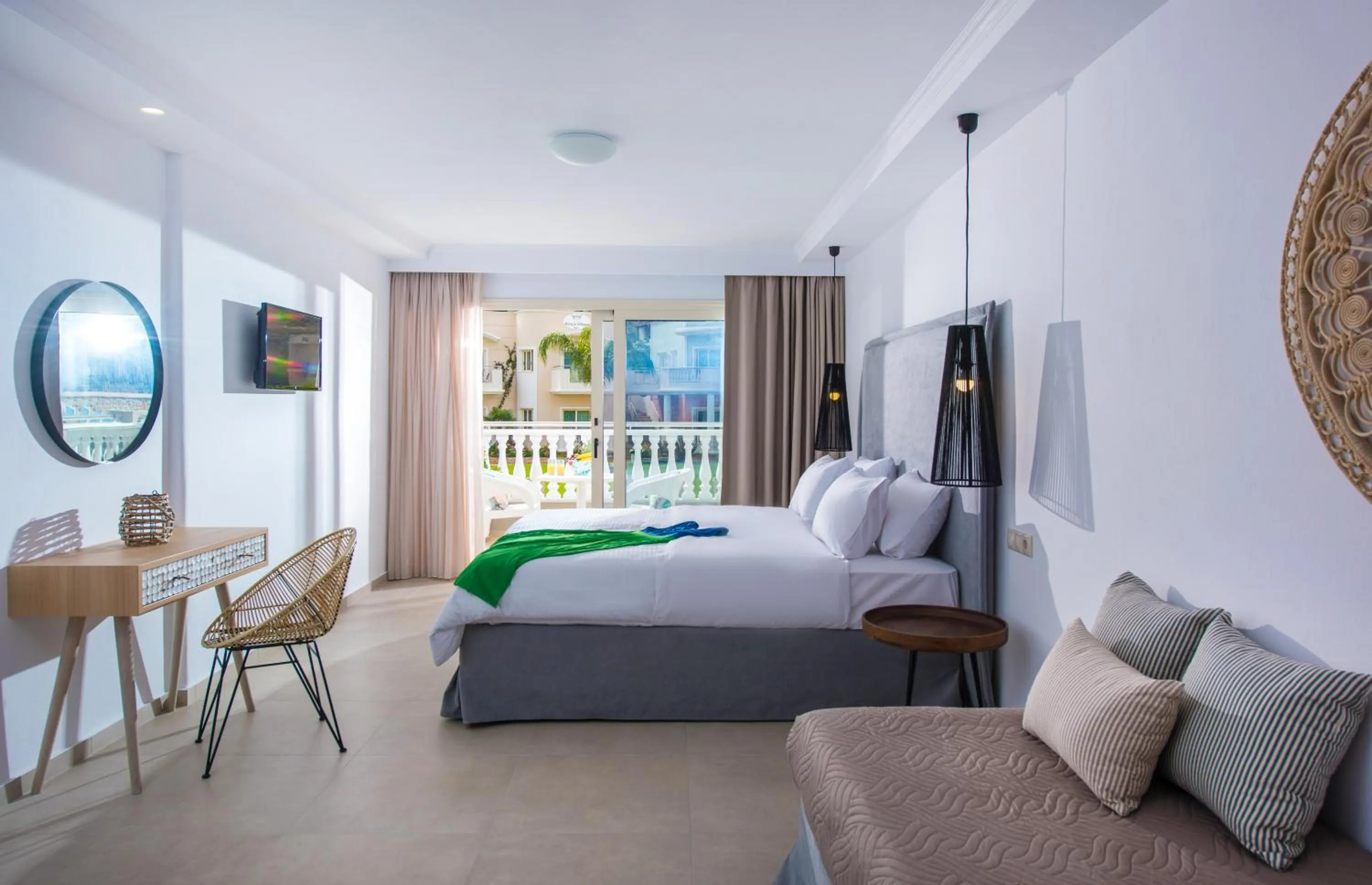 Bedroom, Bed in Sarpidon Apartments