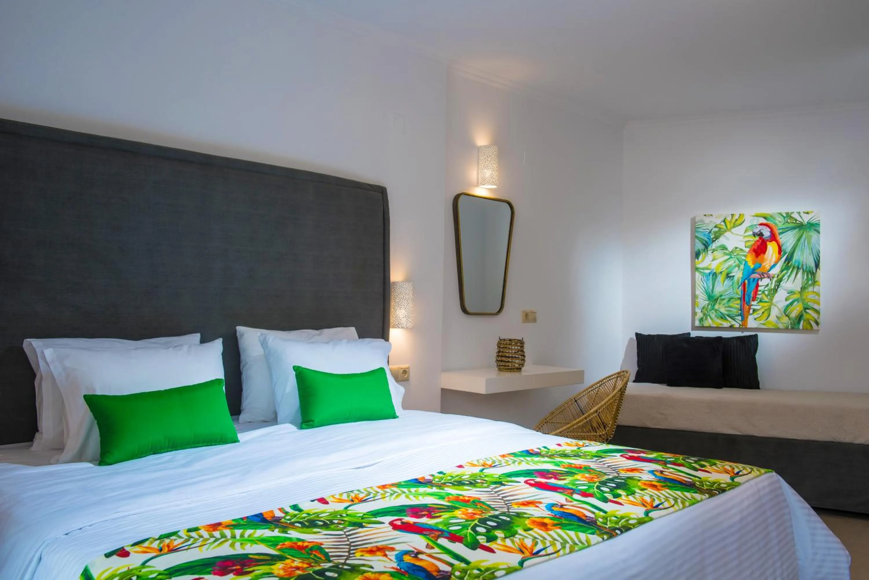 Bedroom, Bed in Sarpidon Apartments