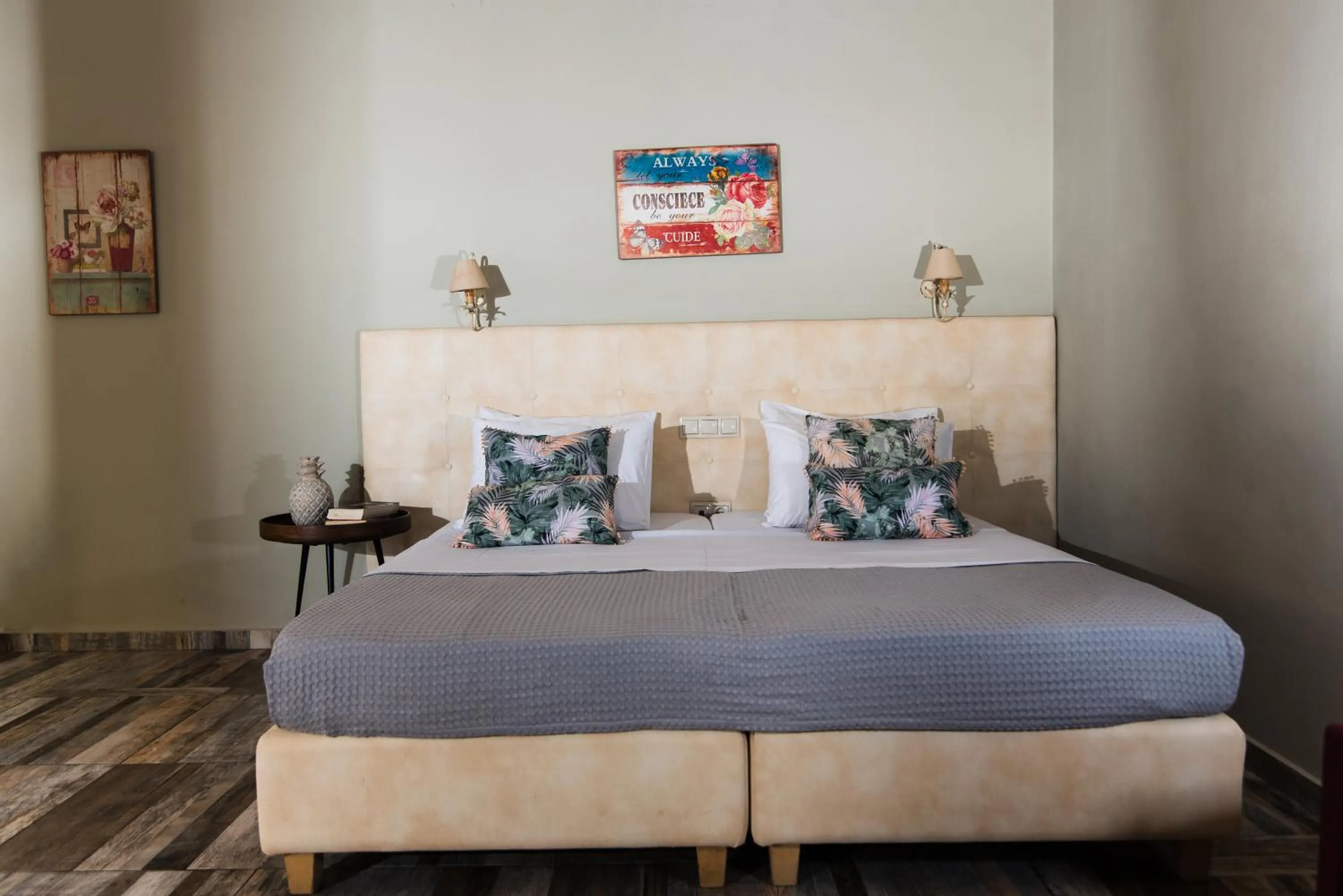 Bedroom, Bed in Sarpidon Apartments