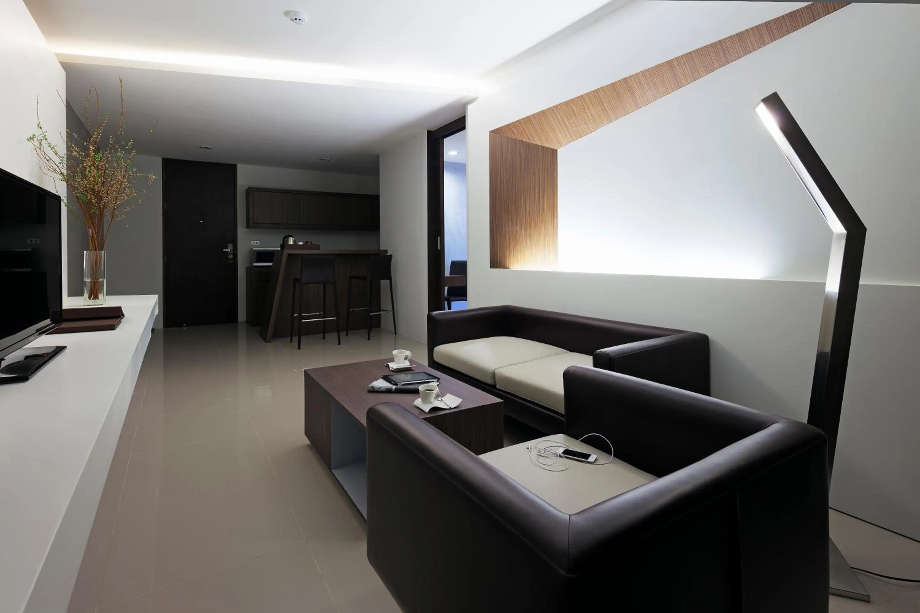 Communal lounge/ TV room in Nine Forty One Hotel