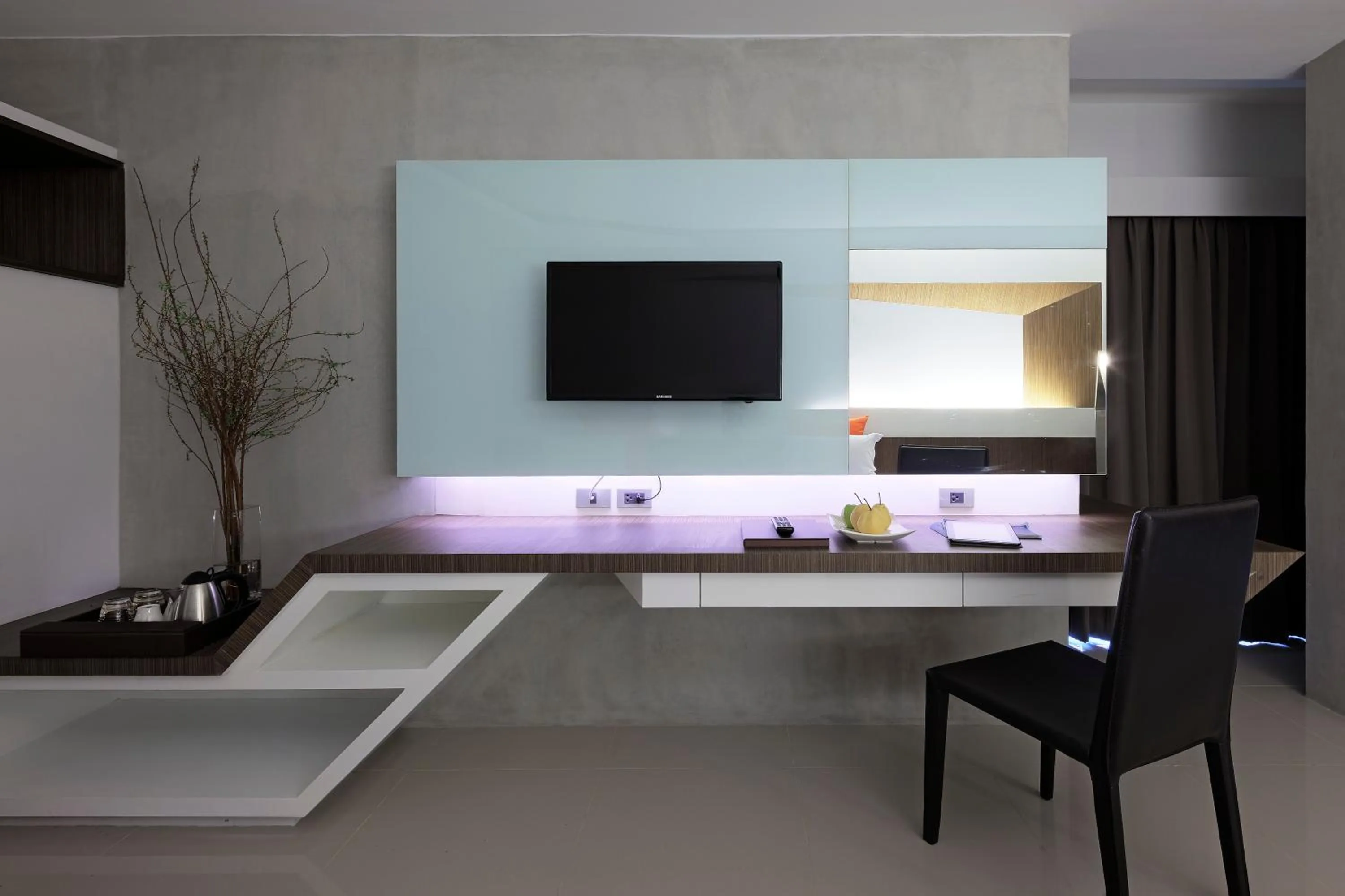 Communal lounge/ TV room in Nine Forty One Hotel