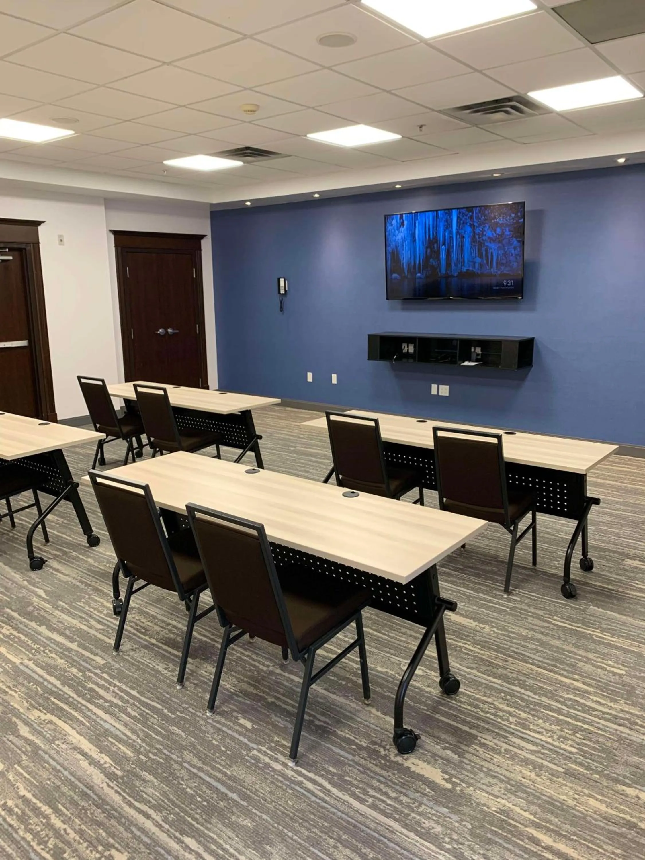 Meeting/conference room in Hampton Inn London Ontario