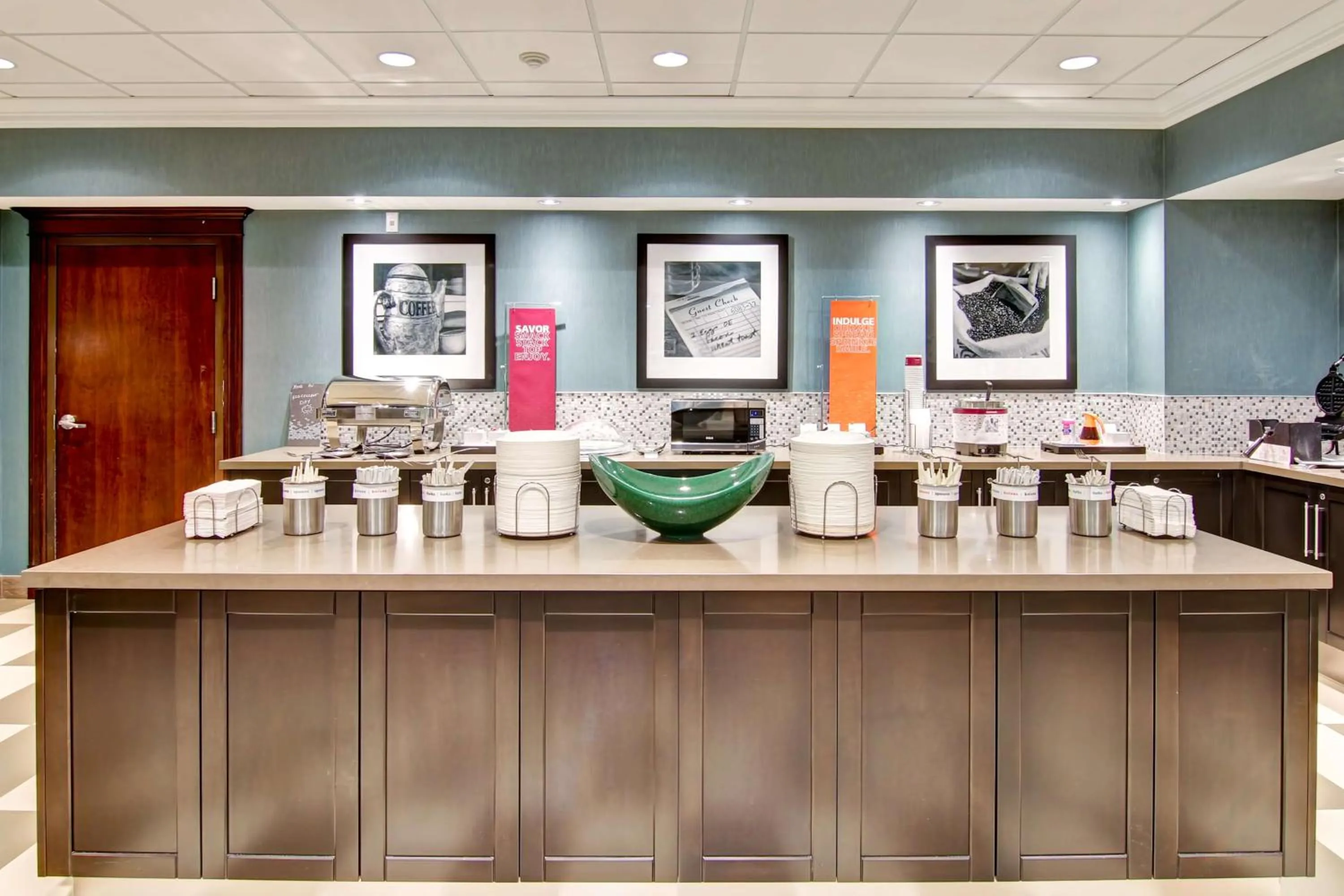 Restaurant/places to eat in Hampton Inn London Ontario