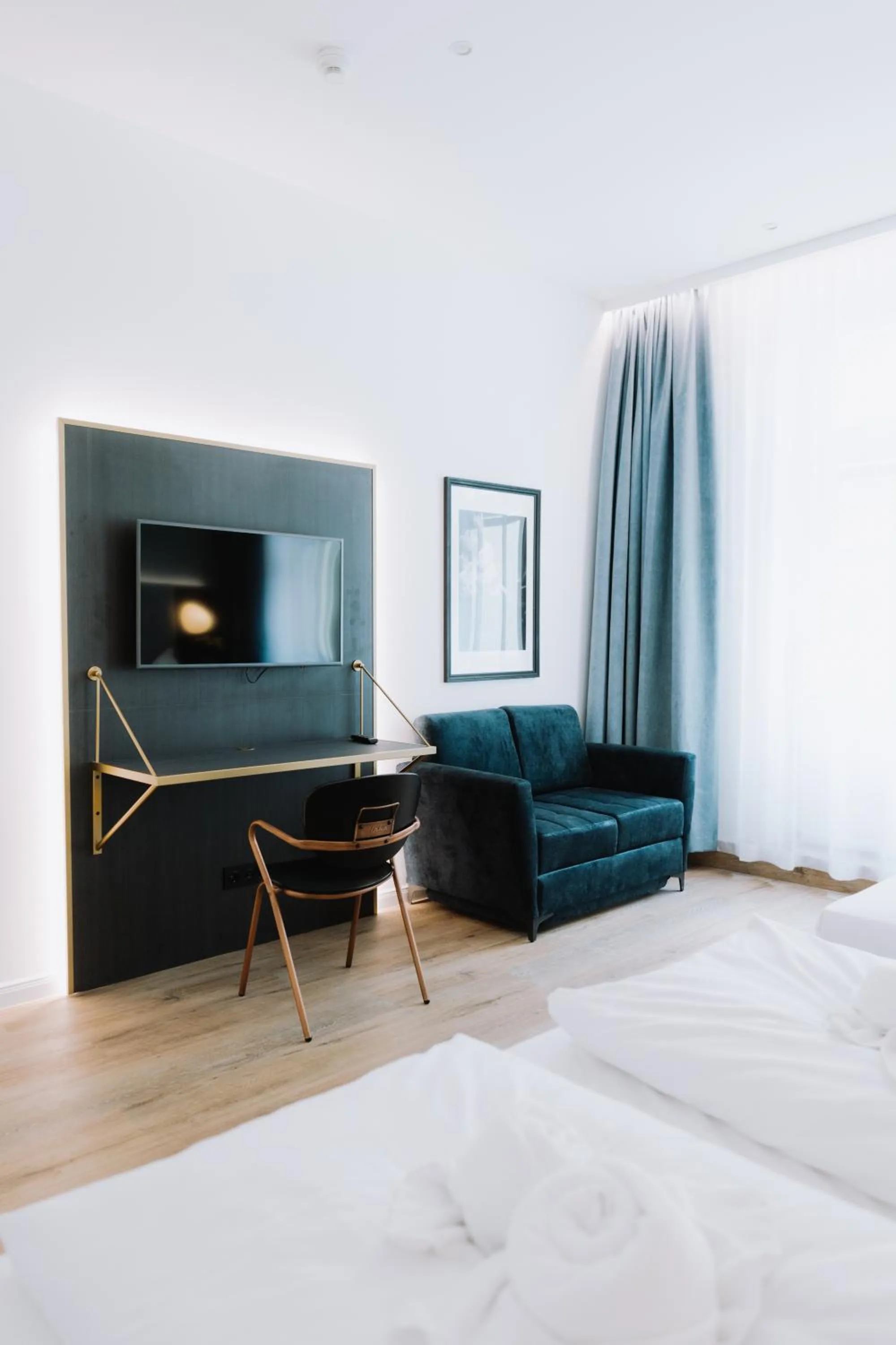 TV and multimedia, Bed in Florum Hotel