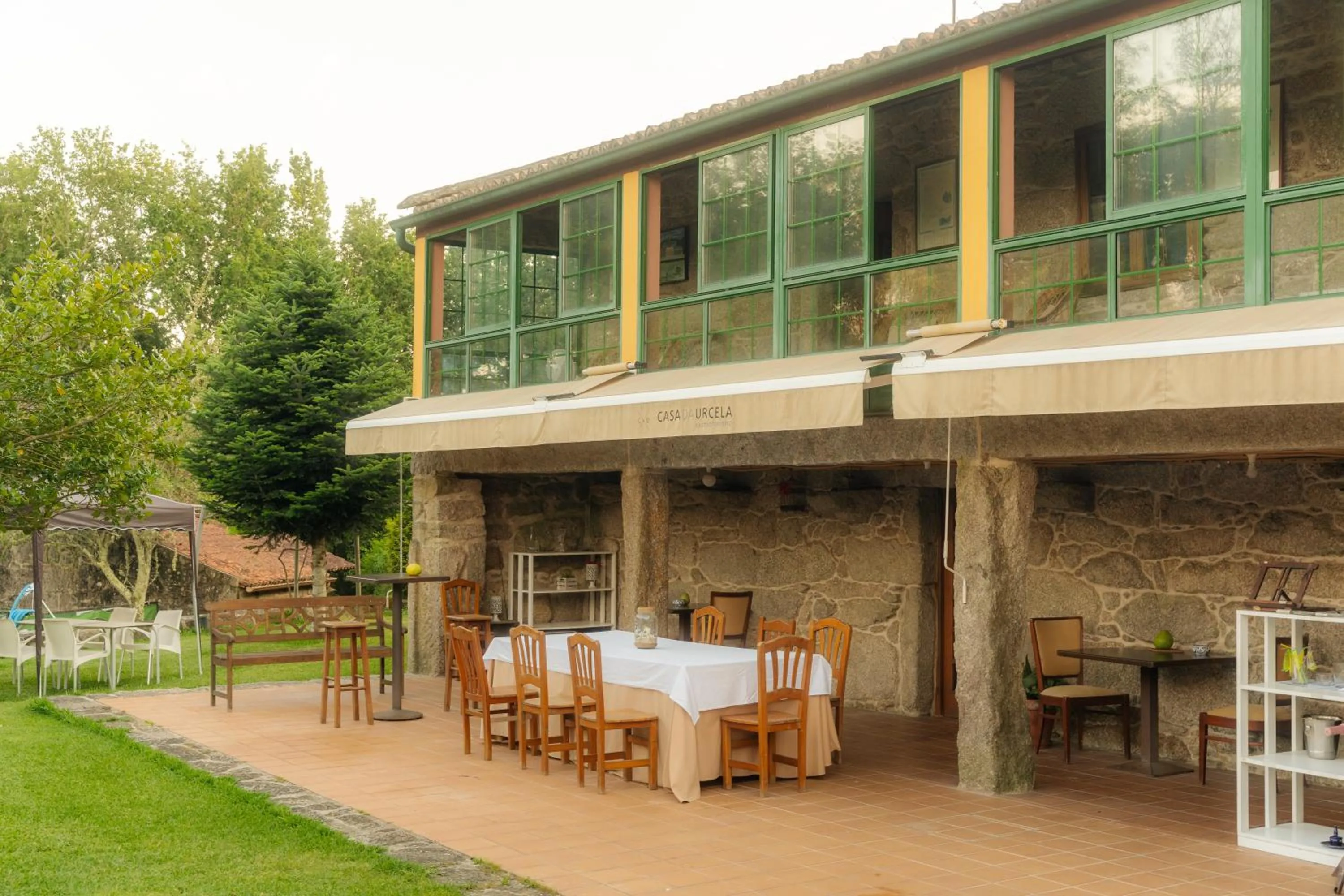 Restaurant/places to eat in Casa Do Cribeiro