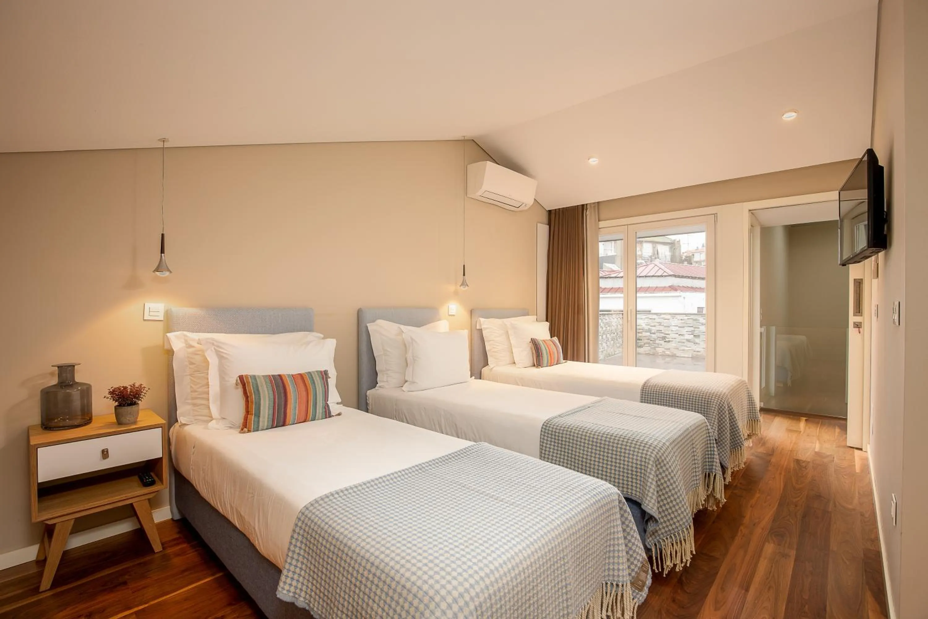 Bed in RS Porto Historic Center