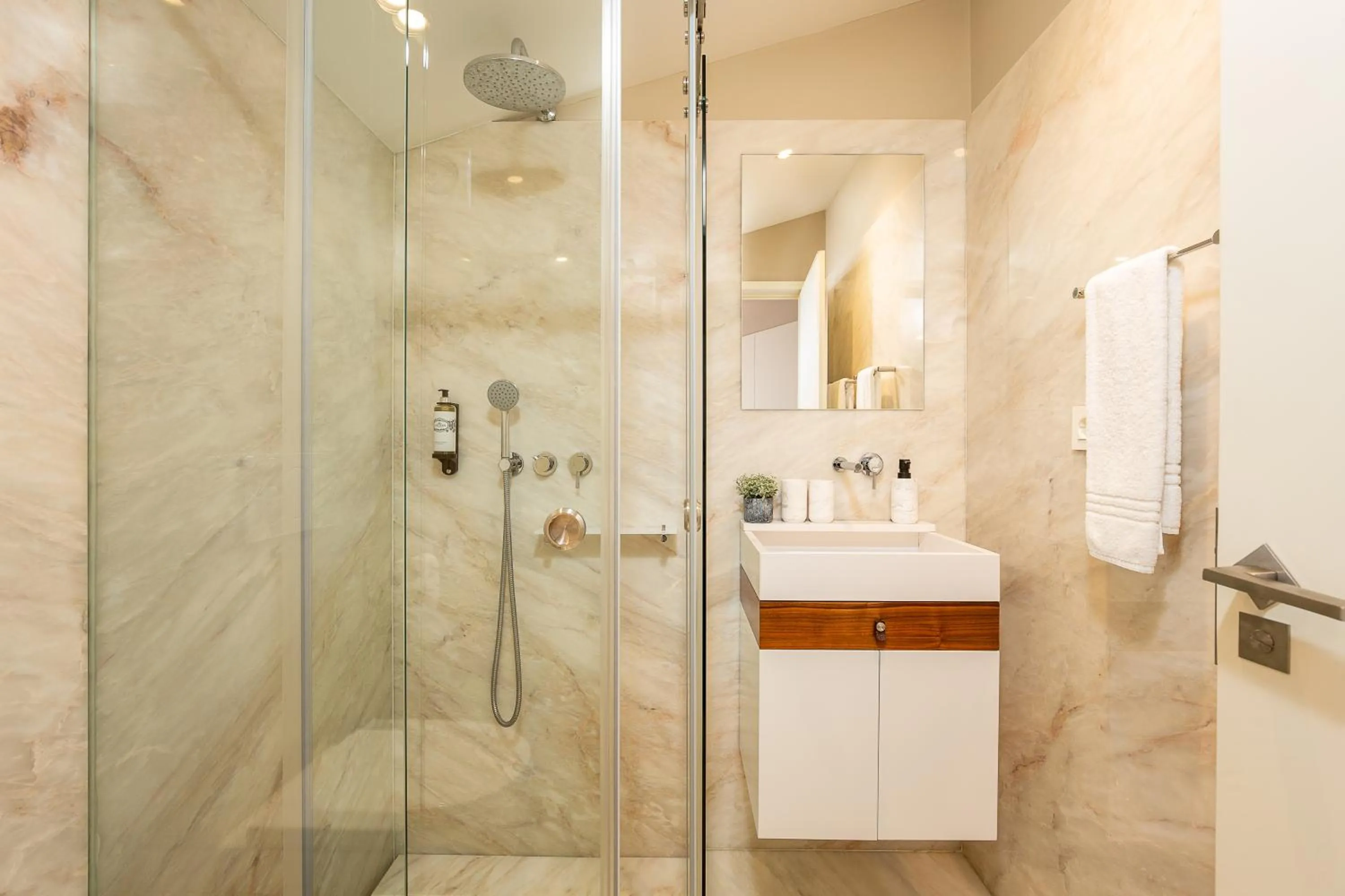 Bathroom in RS Porto Historic Center