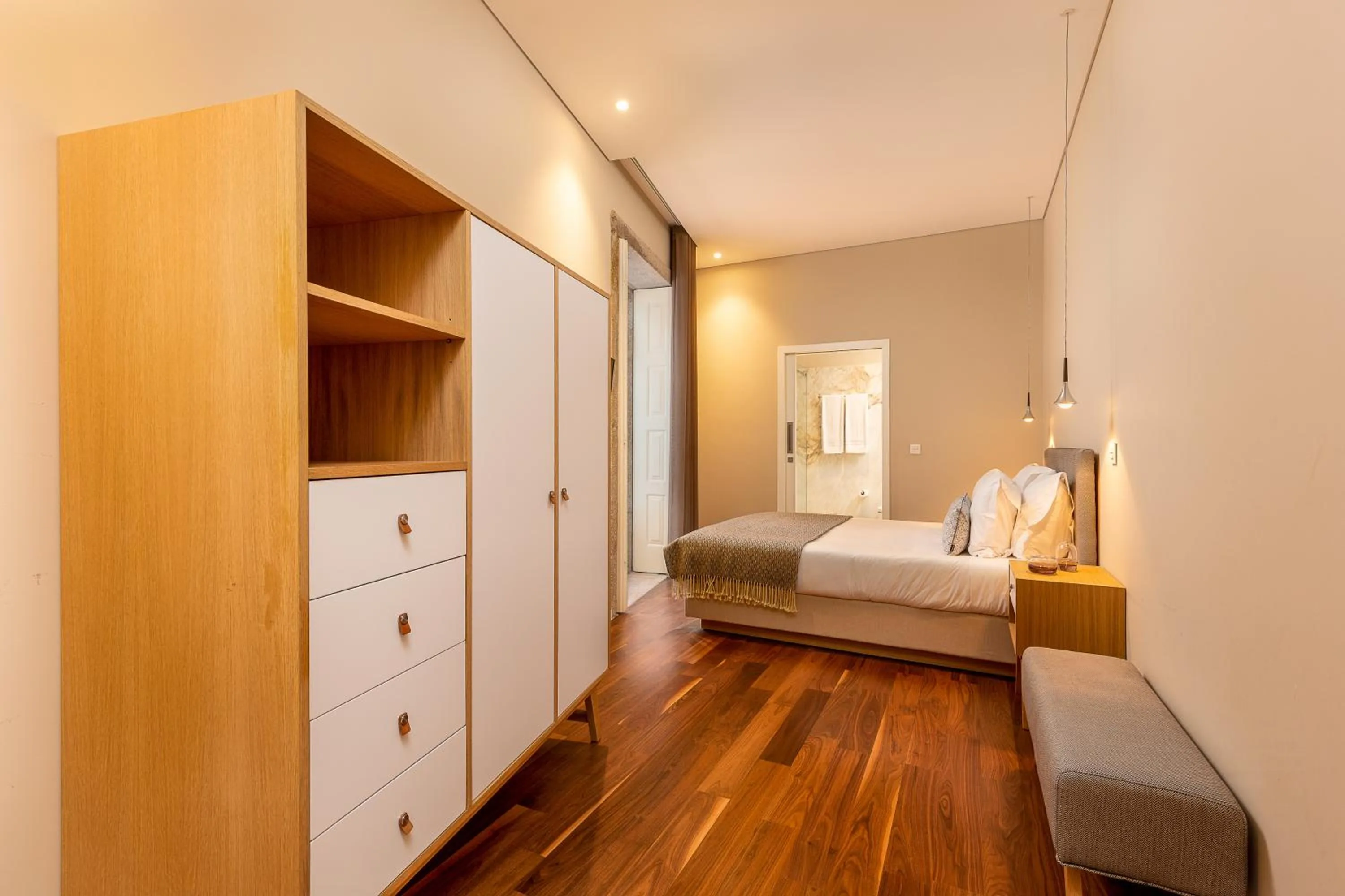 Photo of the whole room, Bed in RS Porto Historic Center