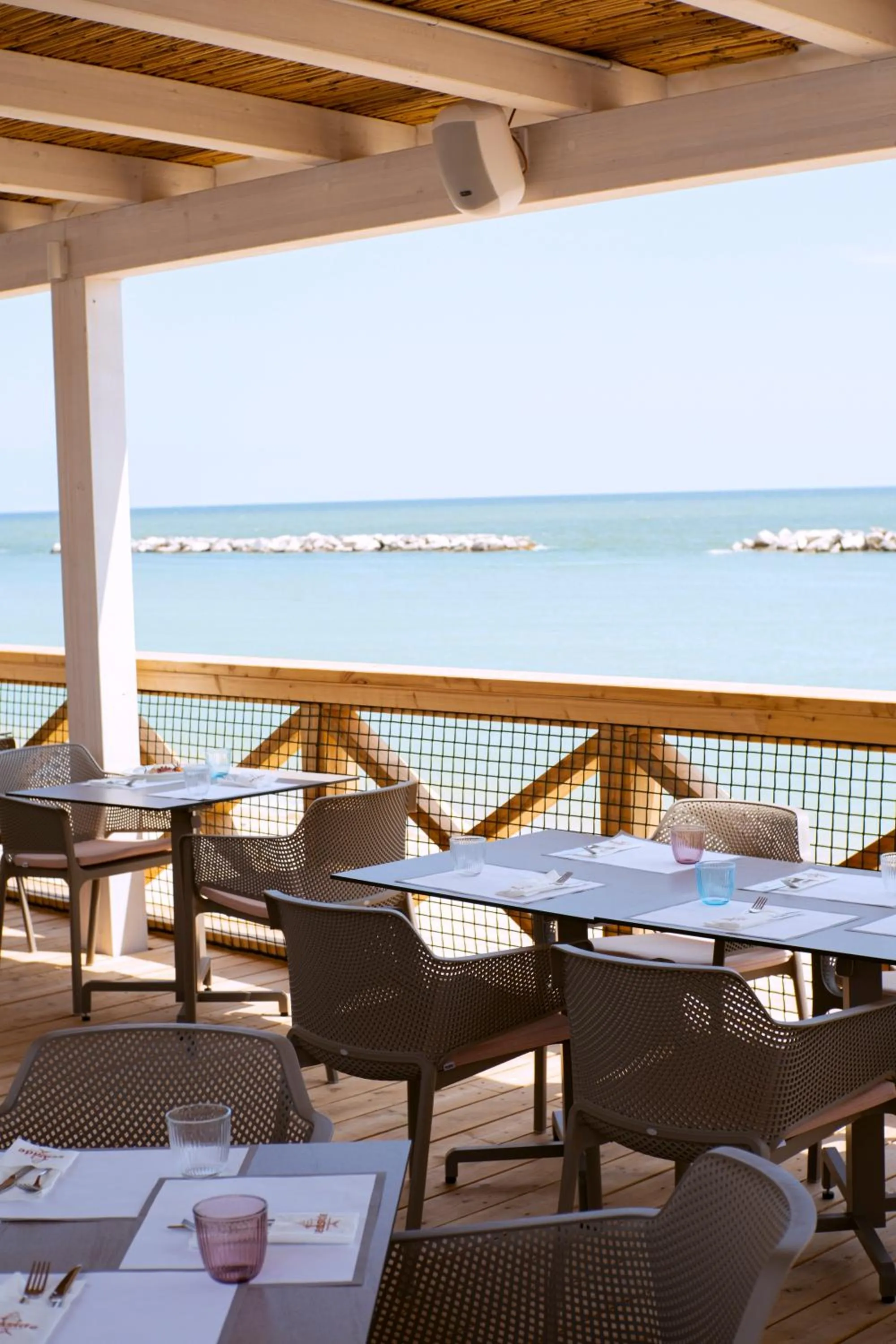 Restaurant/places to eat in Natural Village Resort