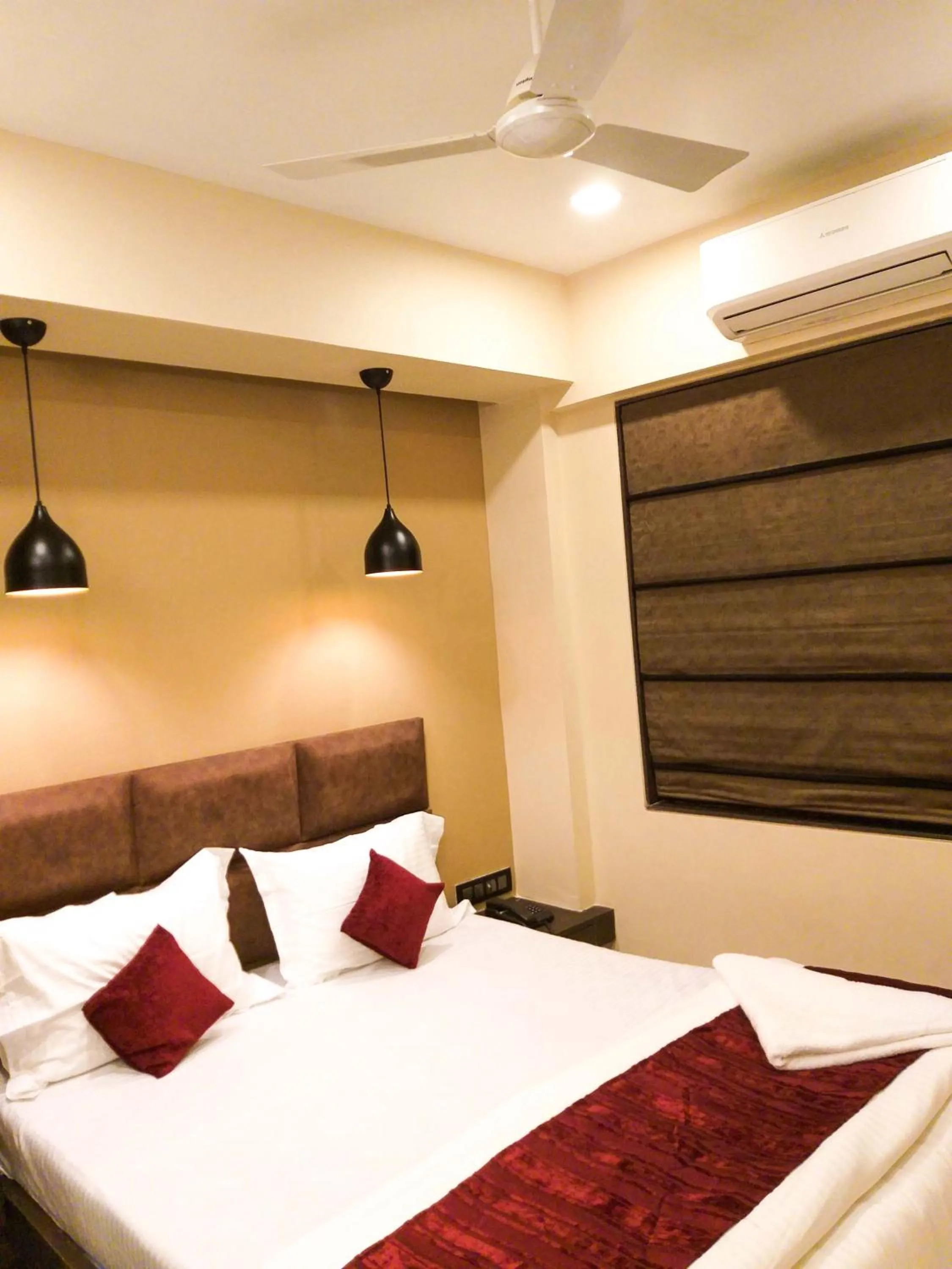 Photo of the whole room, Bed in The Fountain Inn - Fort