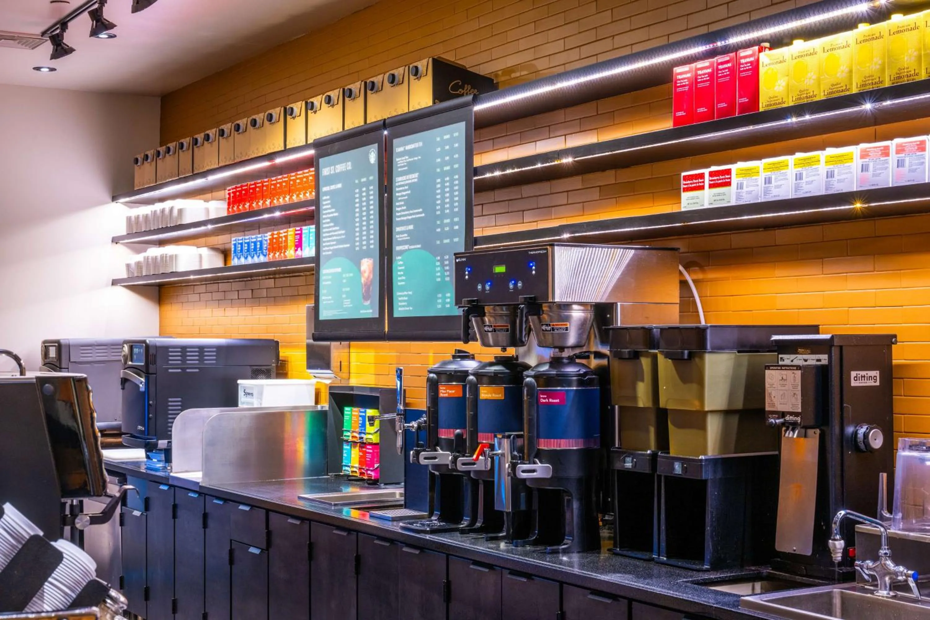 Restaurant/places to eat in Hilton St. Petersburg Bayfront