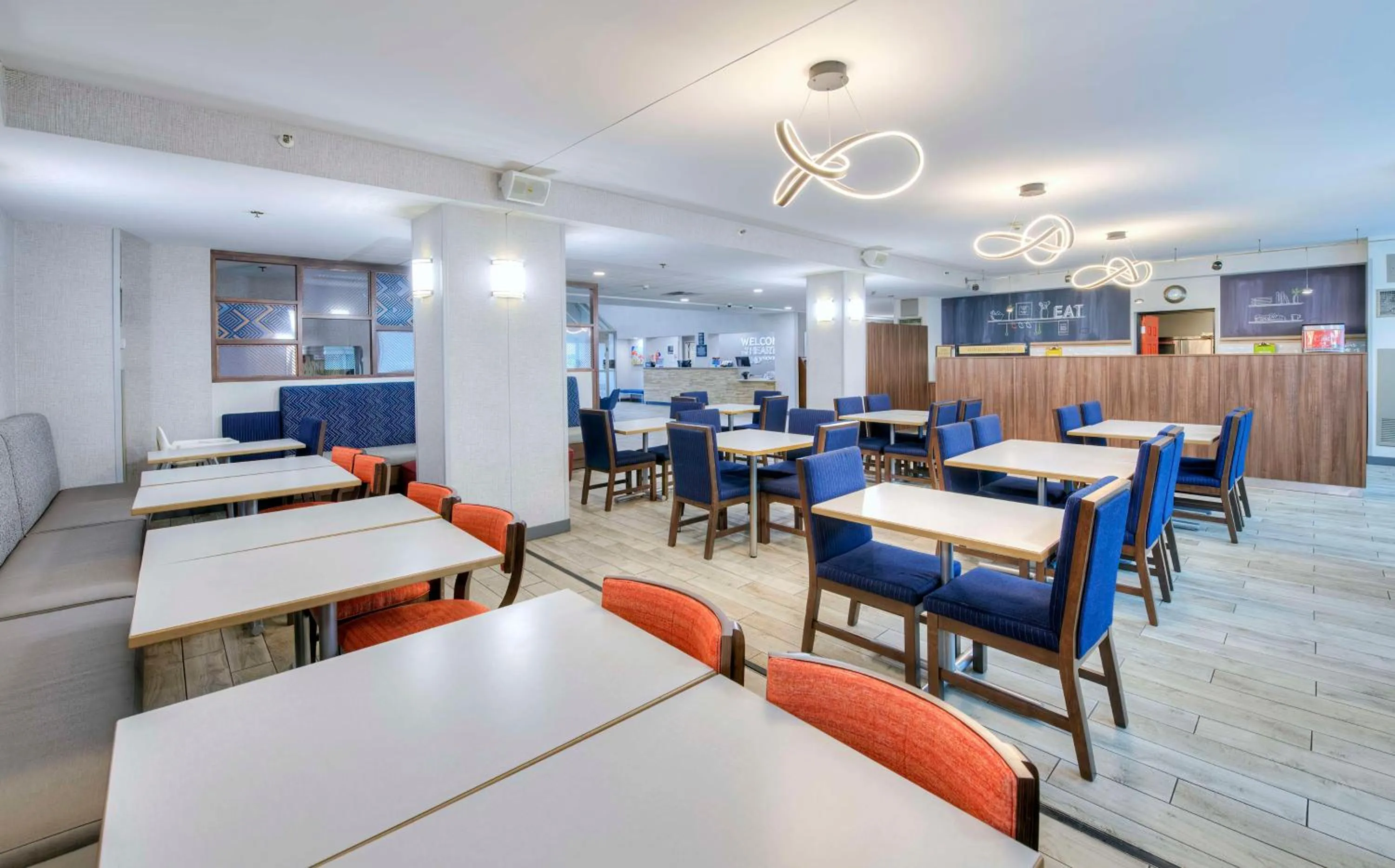 Lobby or reception in Hampton by Hilton Ottawa