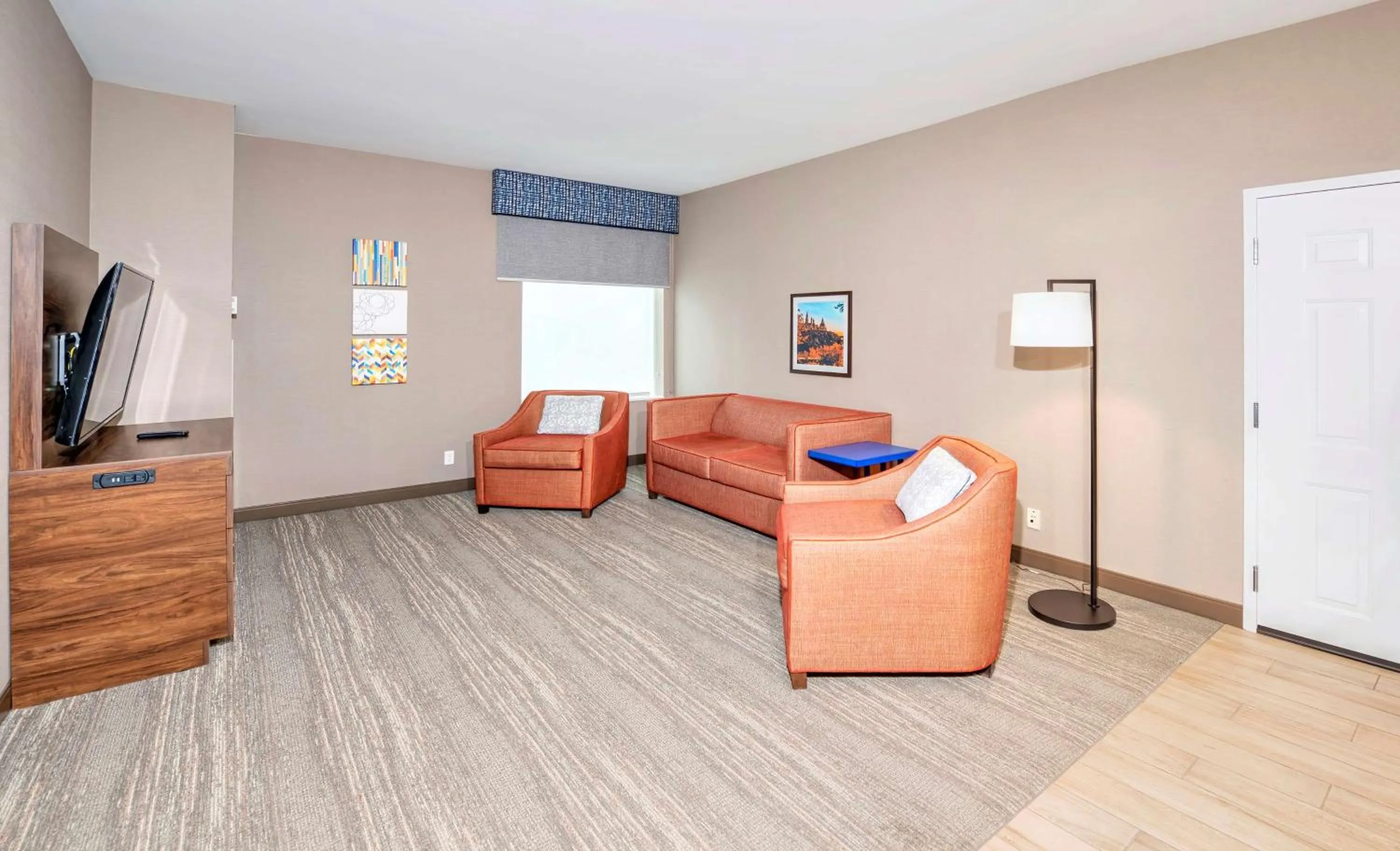Living room in Hampton by Hilton Ottawa