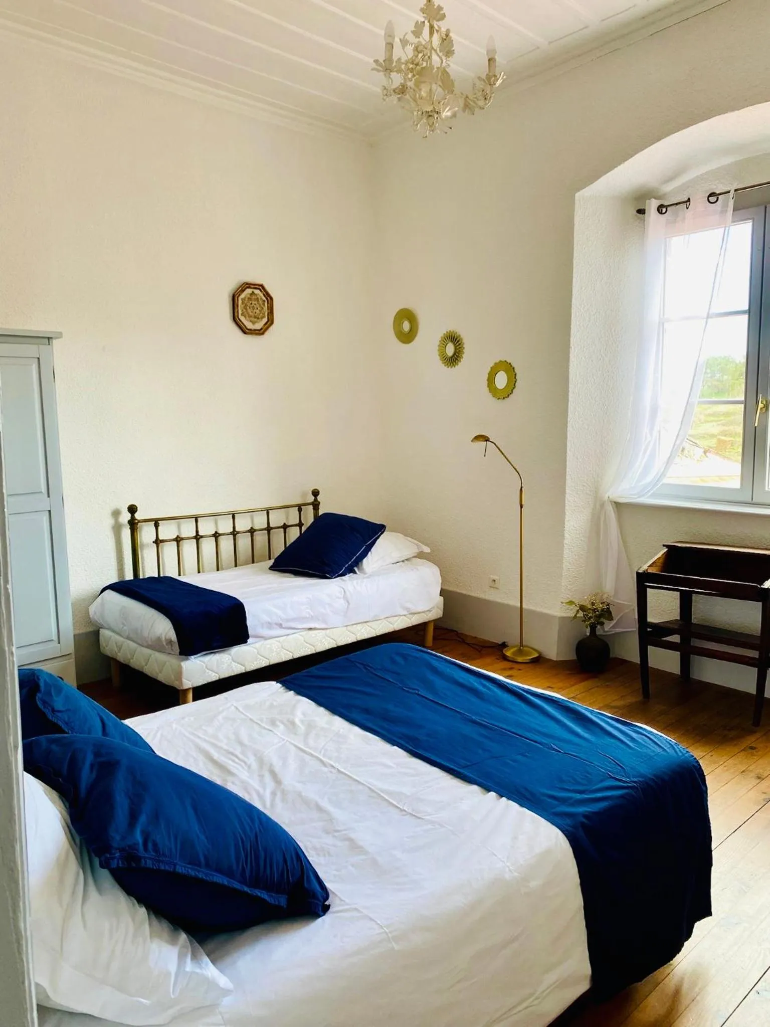 View (from property/room), Bed in Ermitage Saint Vincent B&B