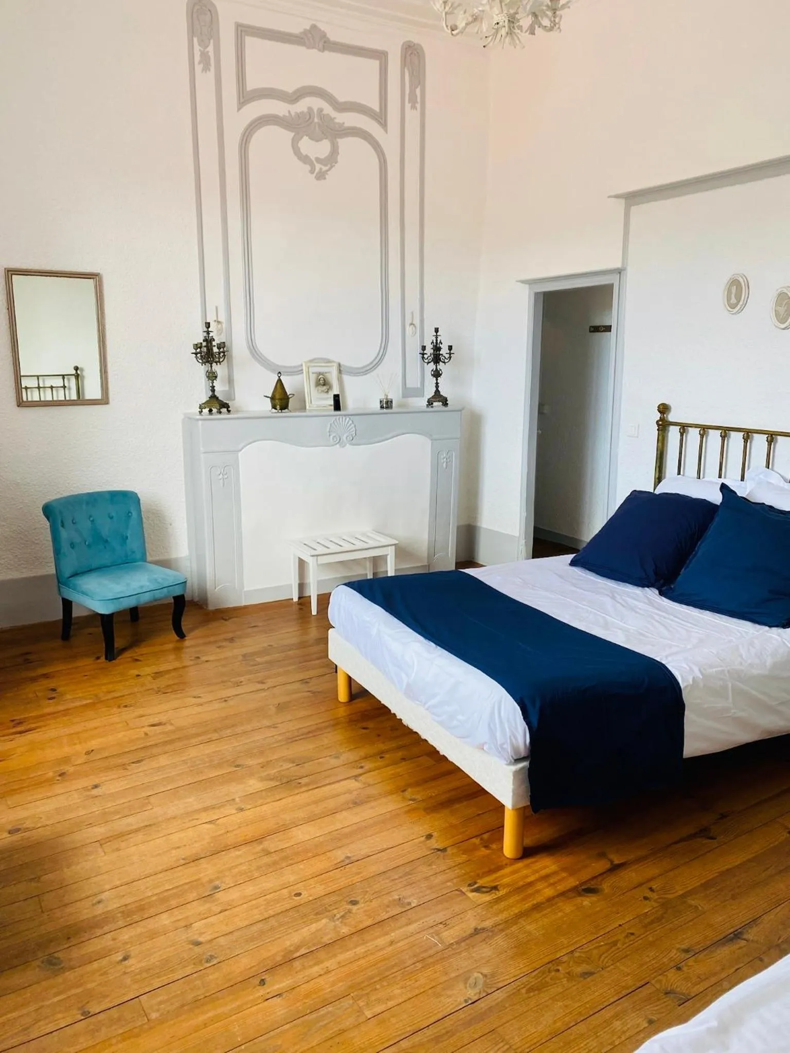 flat iron, Bed in Ermitage Saint Vincent B&B