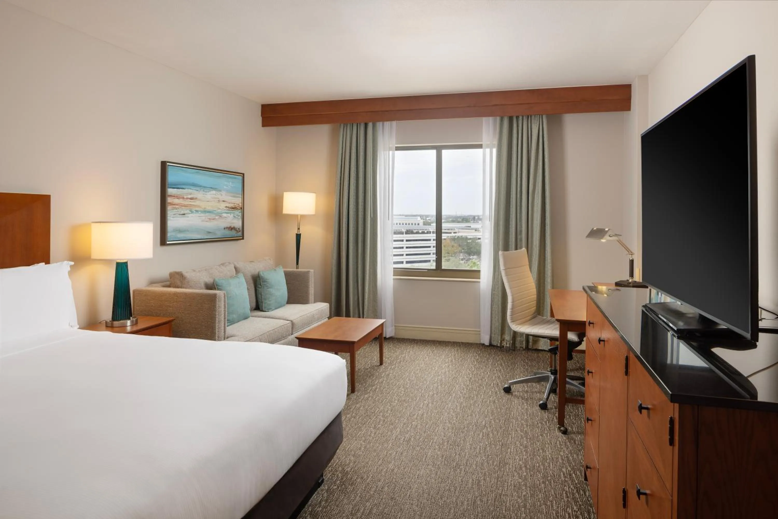 Photo of the whole room, Bed in Hilton St. Petersburg Carillon Park