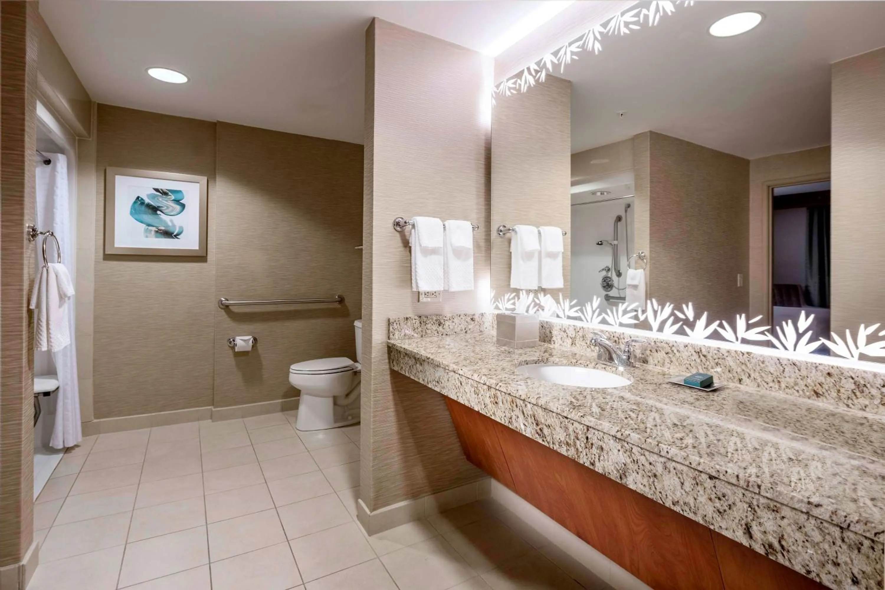 Photo of the whole room in Hilton St. Petersburg Carillon Park