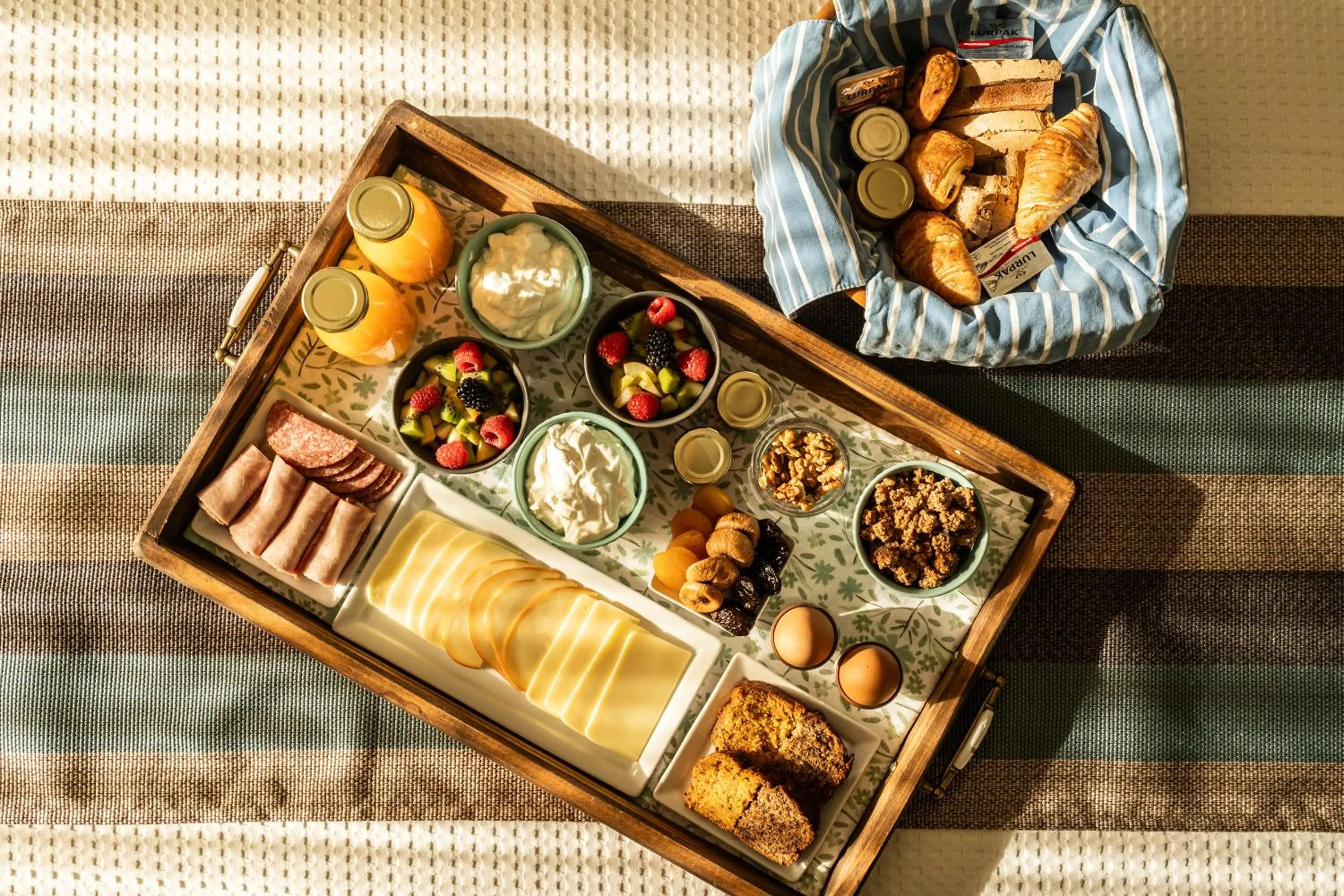 Food and drinks in Hotel Liakoto