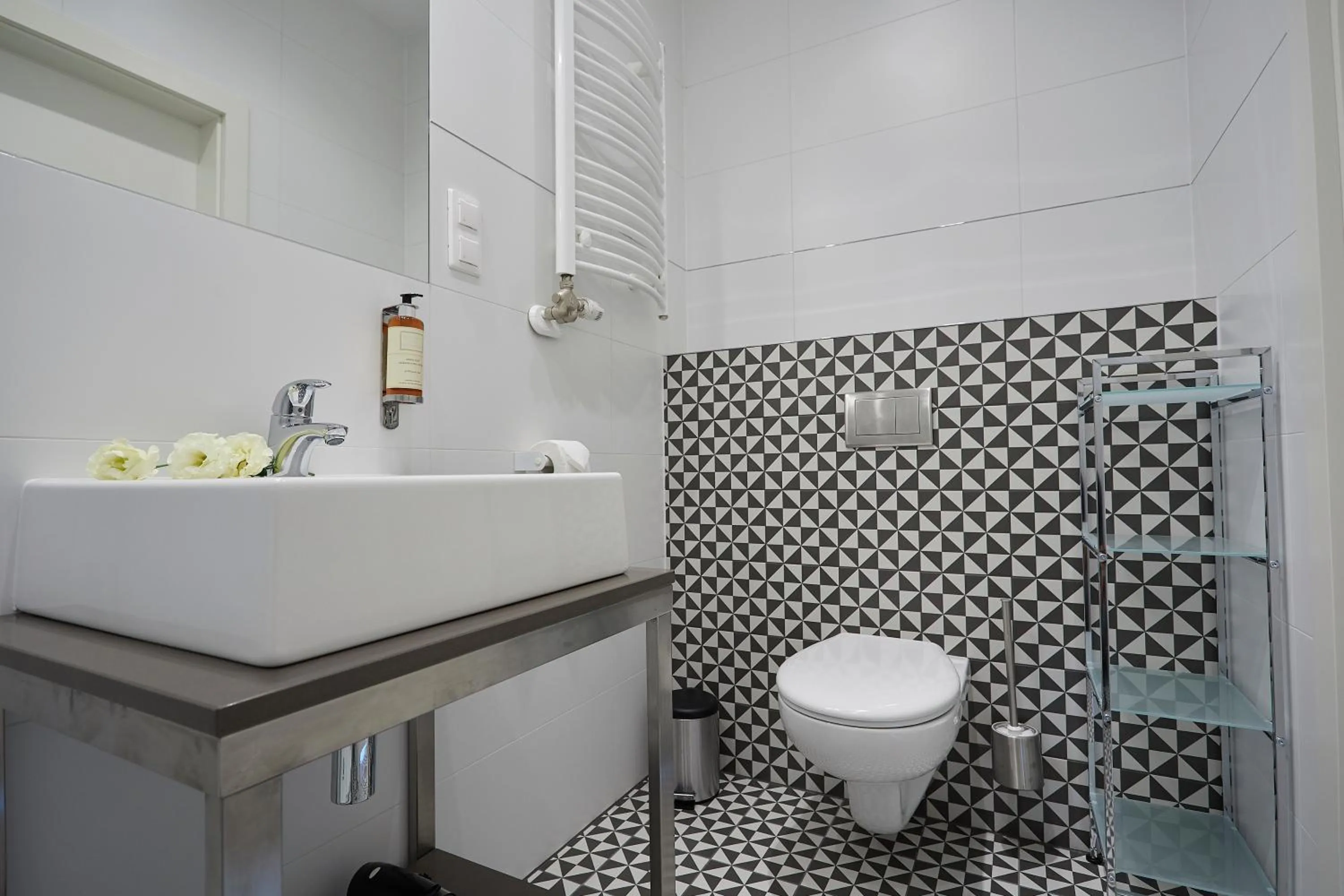 Toilet in FLORIANSKA 32 by PI Apartments