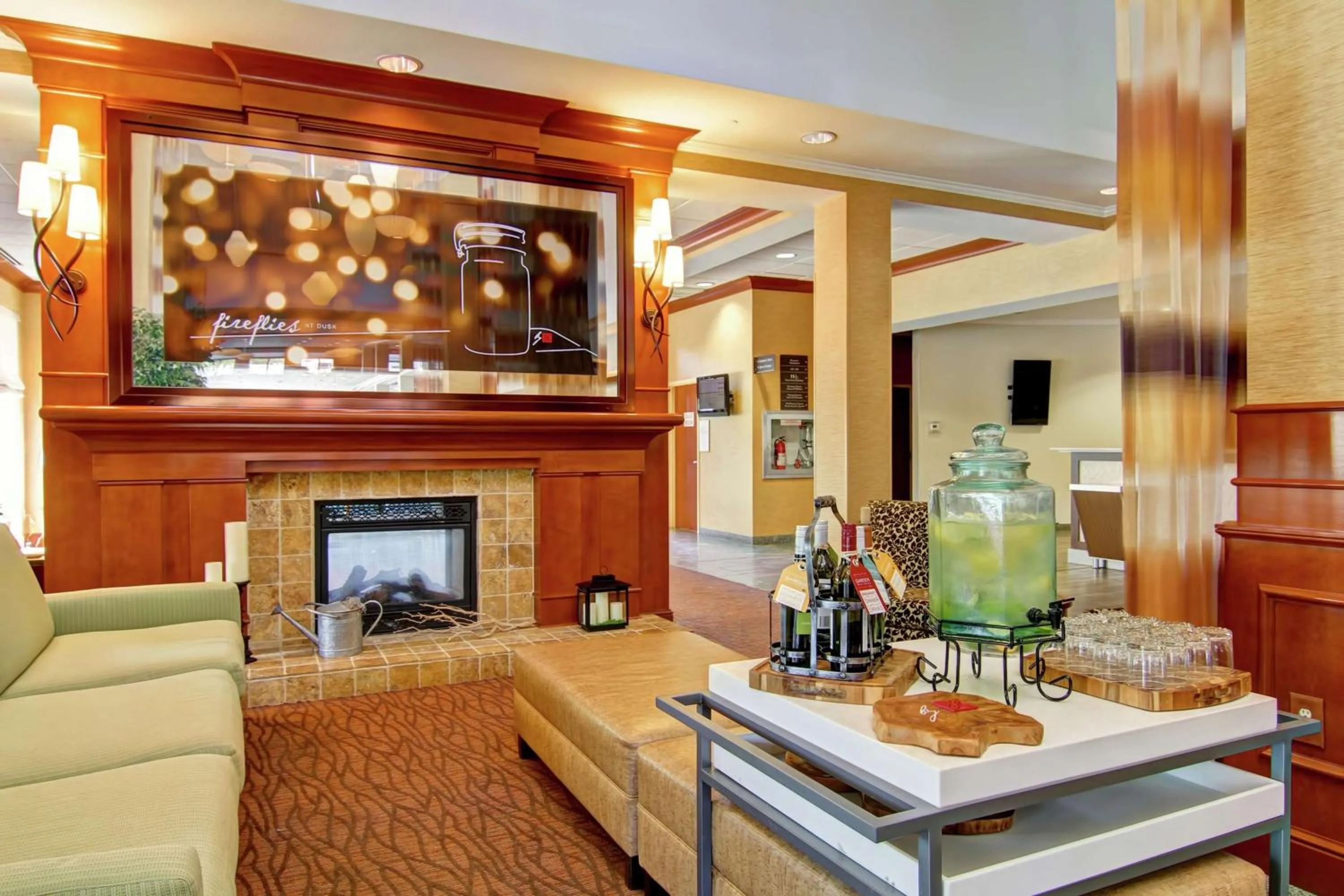 Lobby or reception in Hilton Garden Inn Ottawa Airport