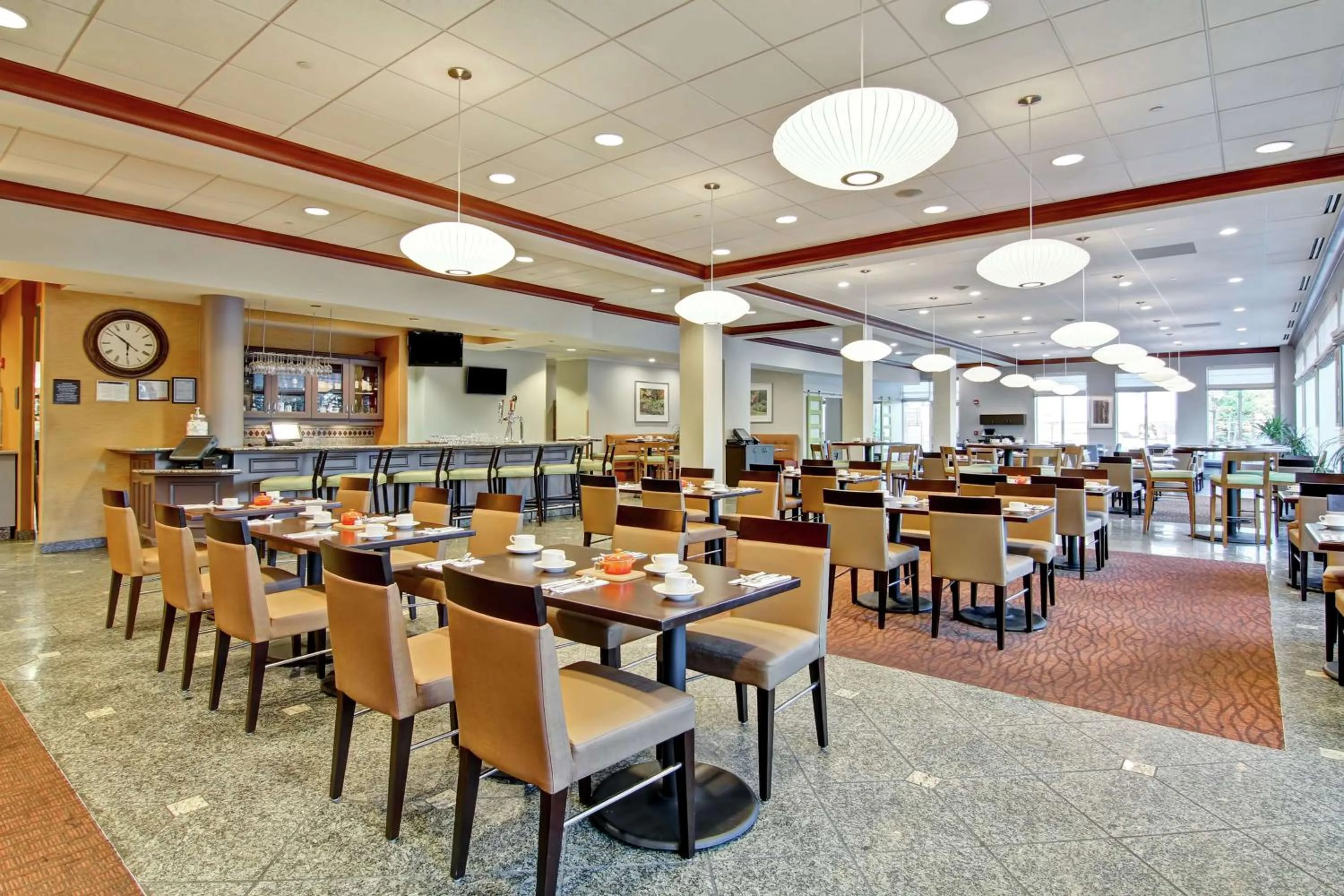 Restaurant/places to eat in Hilton Garden Inn Ottawa Airport