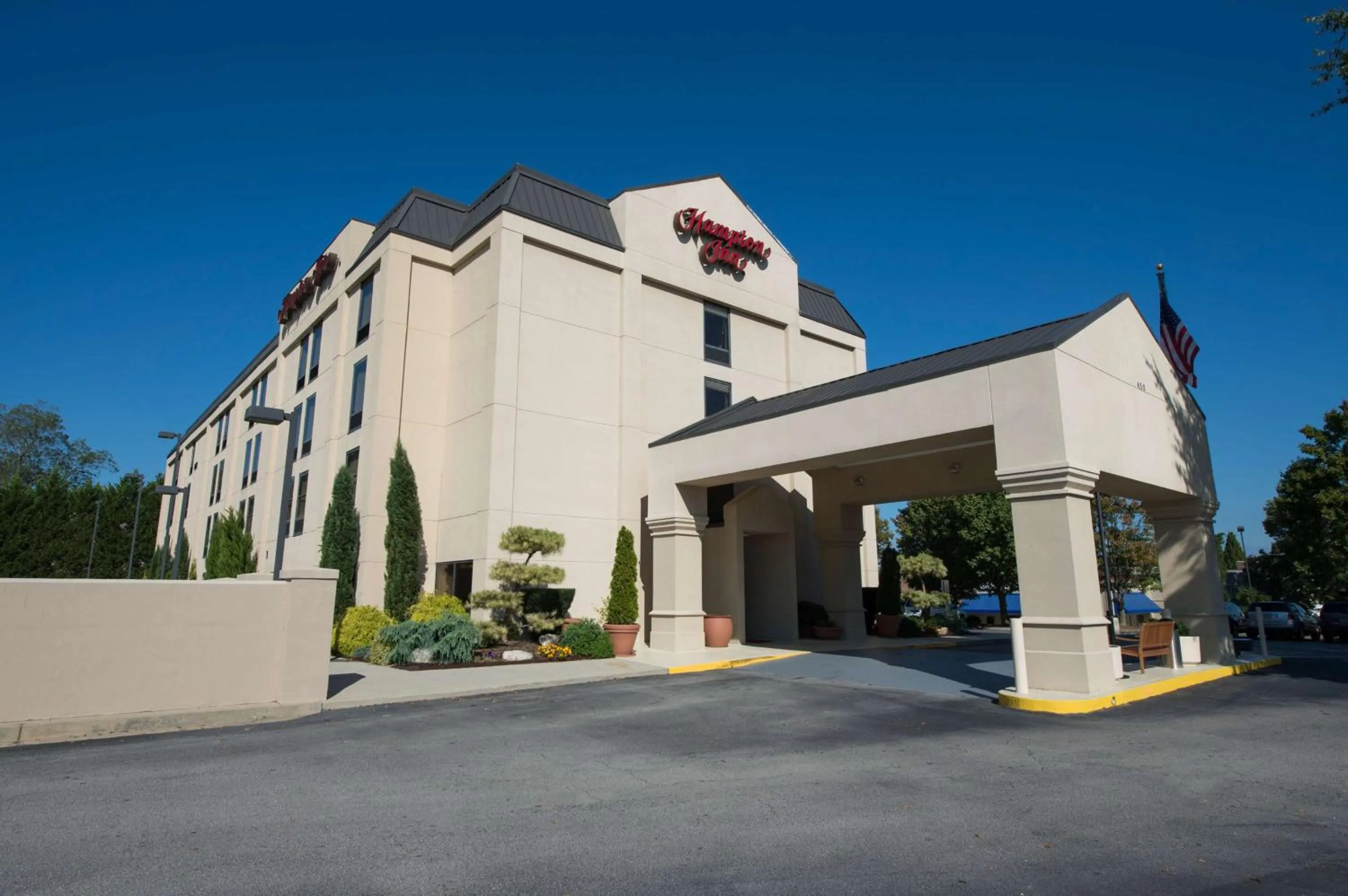 Property building in Hampton Inn Gainesville