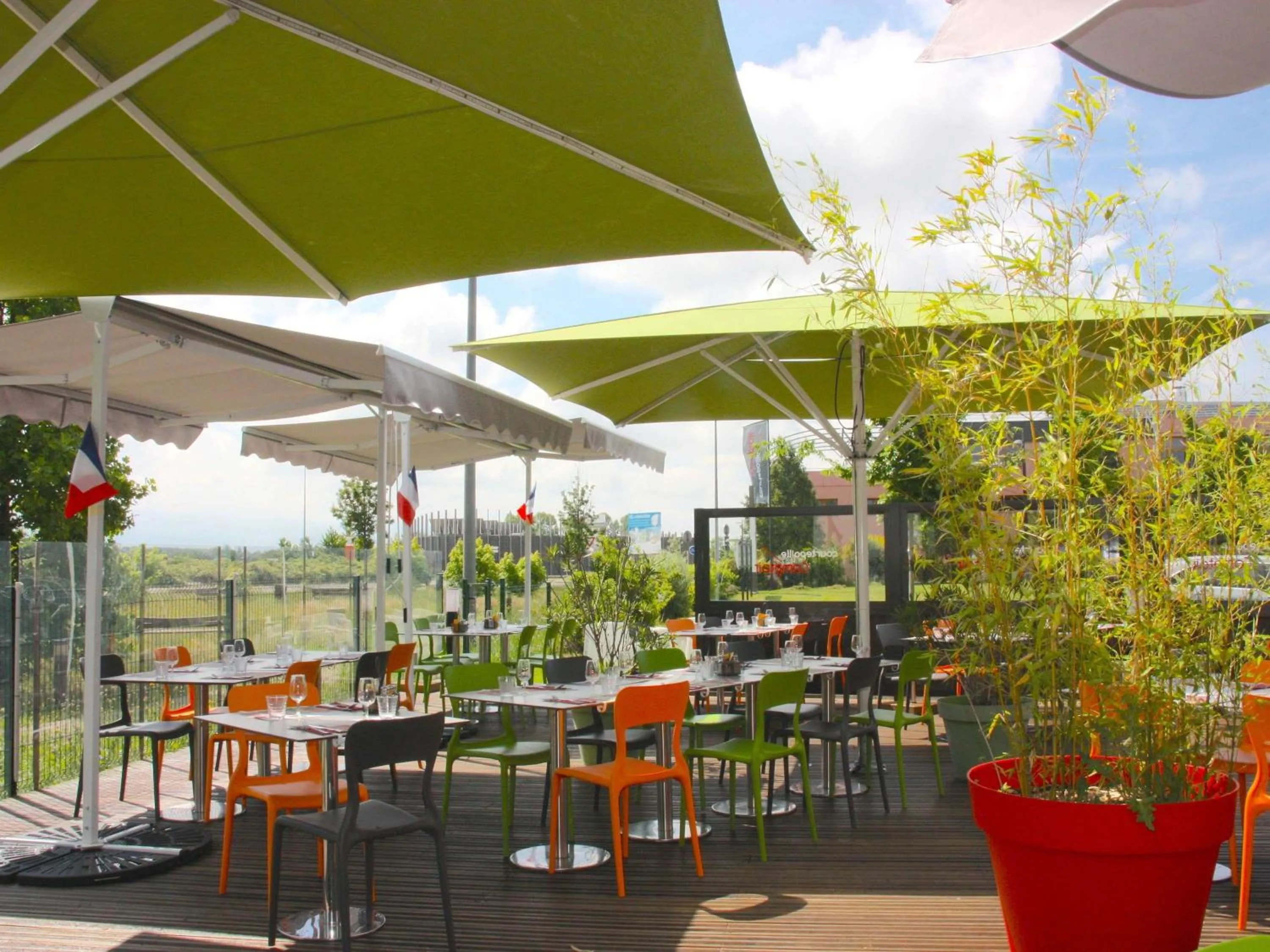 Restaurant/places to eat in ibis Styles Romans-Valence Gare TGV