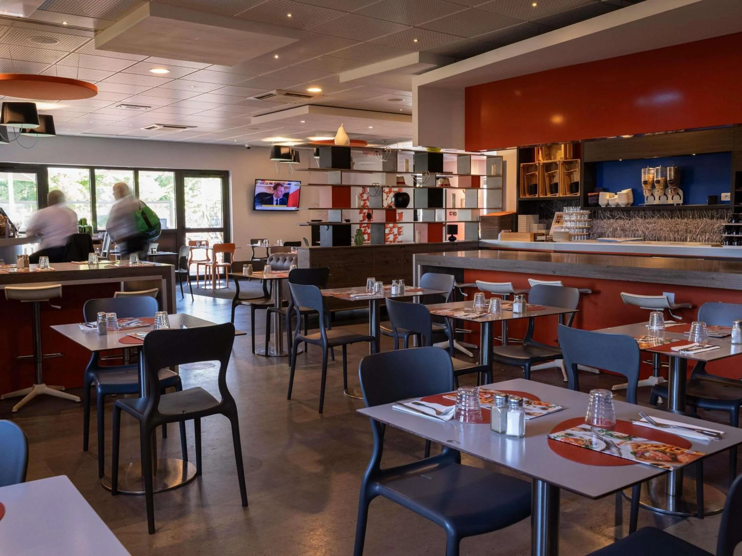 Lounge or bar in ibis Styles Romans-Valence Gare TGV