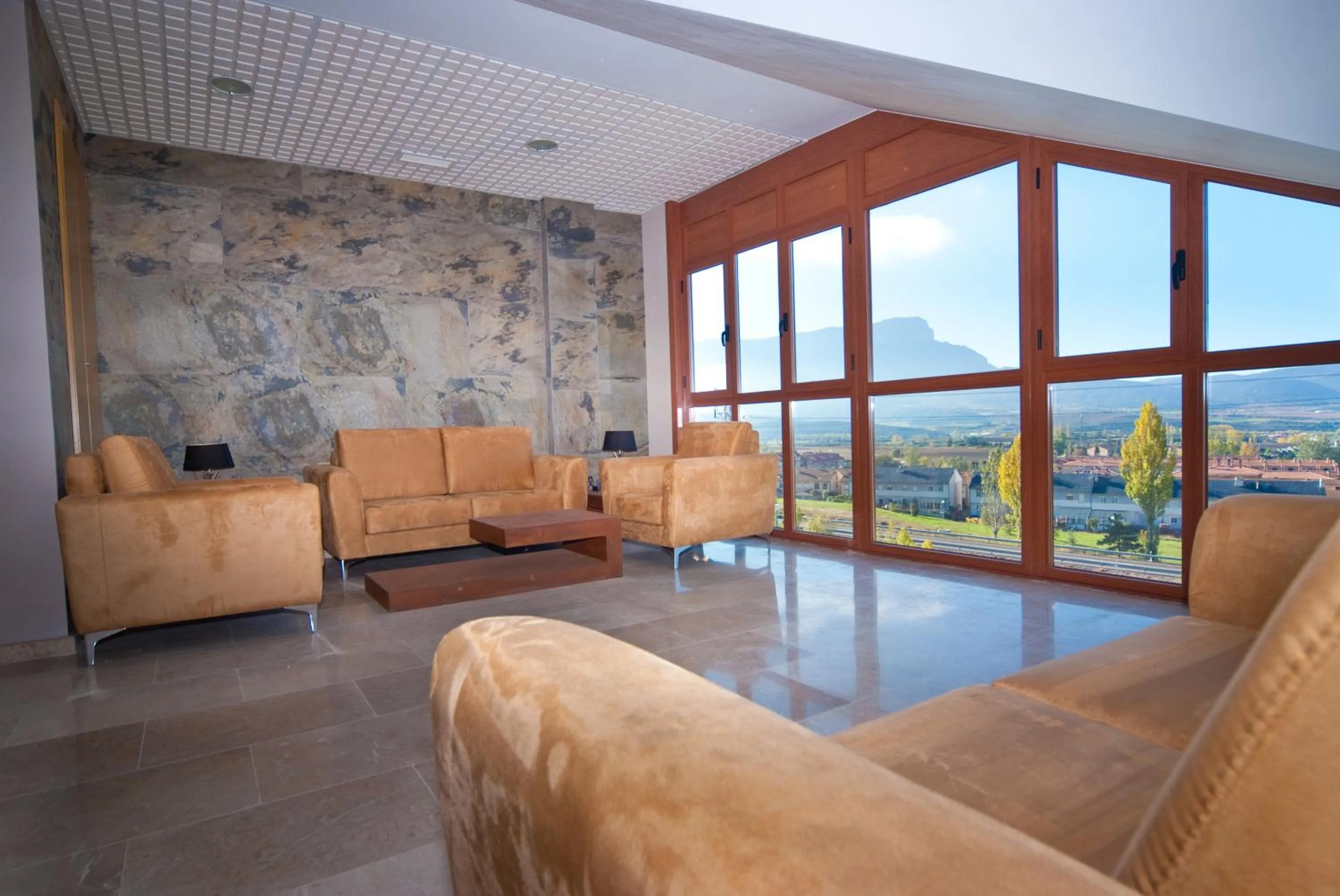 Seating area in Apartahotel & Spa Jacetania