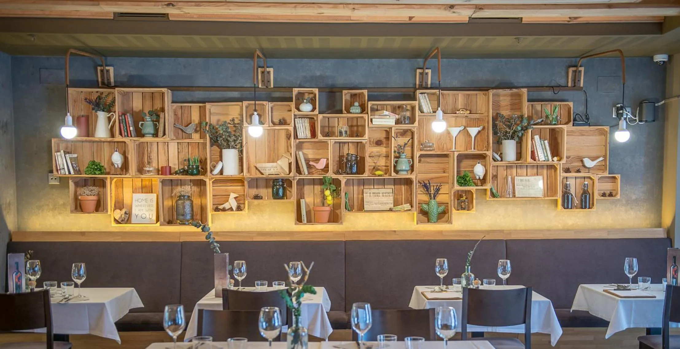 Lounge or bar in Apartahotel & Spa Jacetania