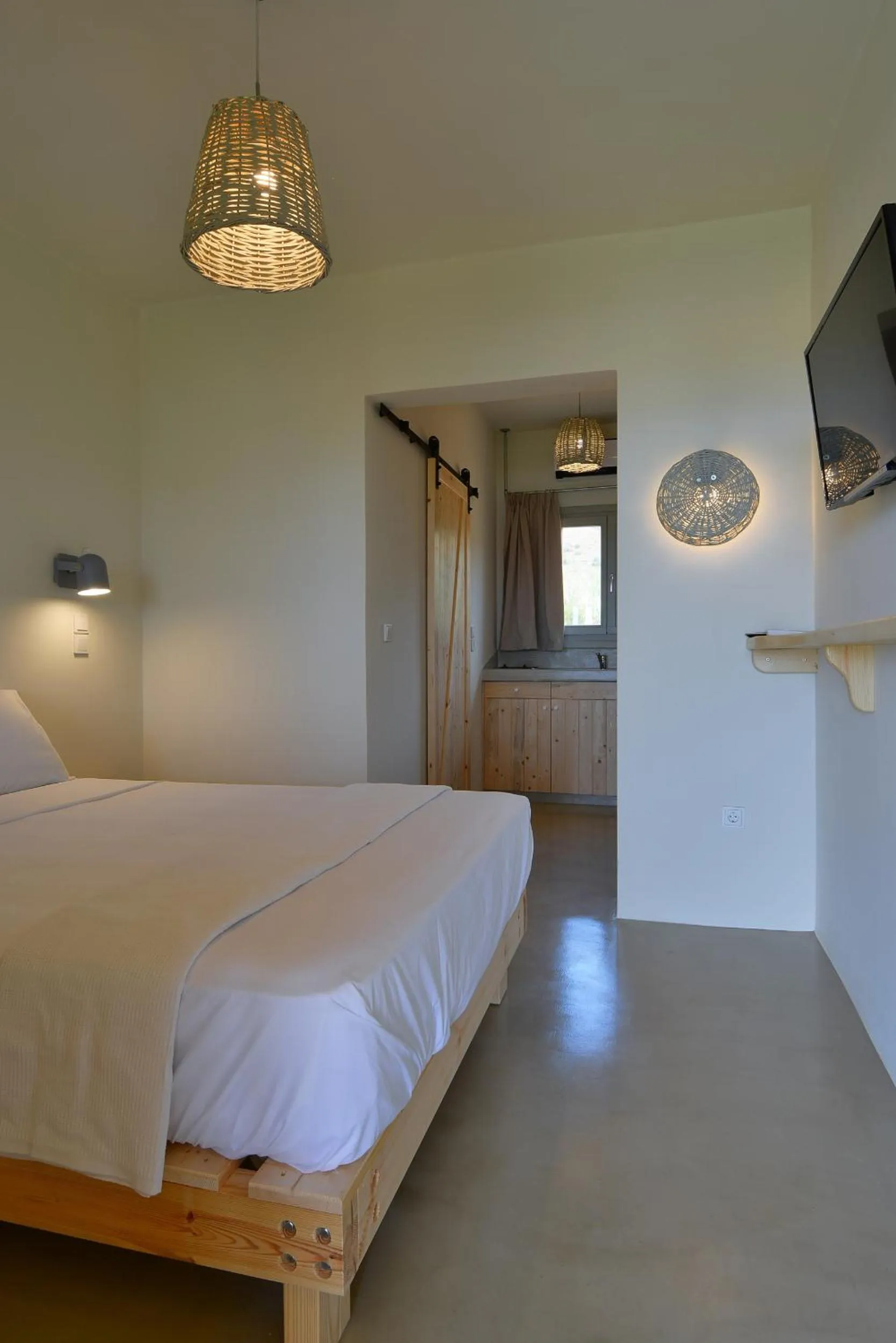 Bed in Rooster Guesthouse Rooms