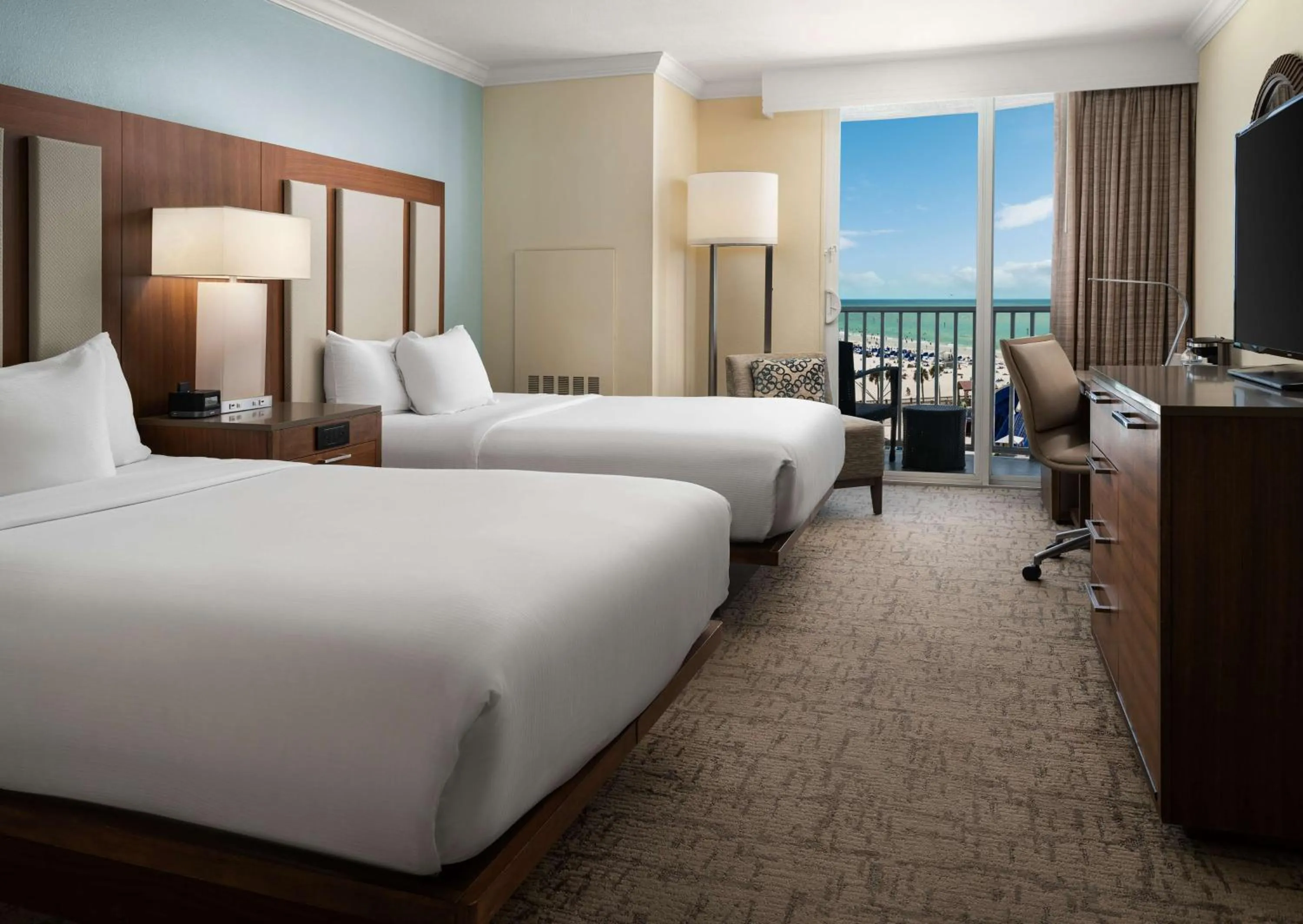 Bedroom, Bed in Hilton Clearwater Beach Resort & Spa