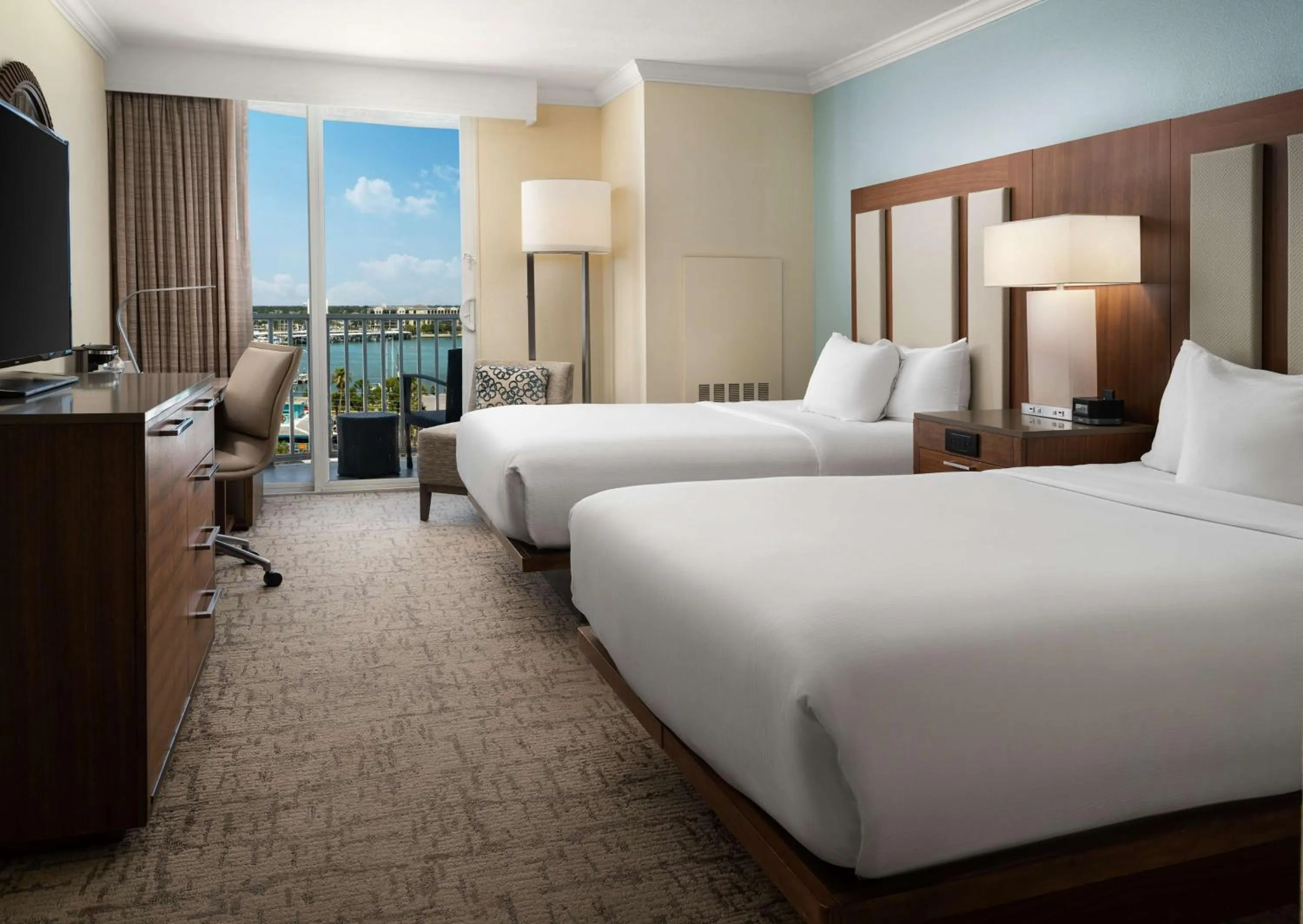 Bedroom, Bed in Hilton Clearwater Beach Resort & Spa