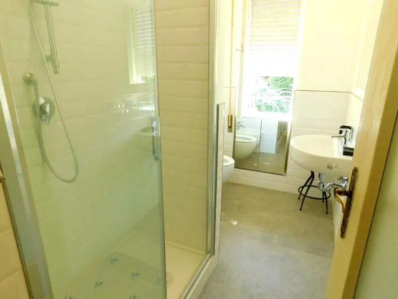 silent apartment, levanto