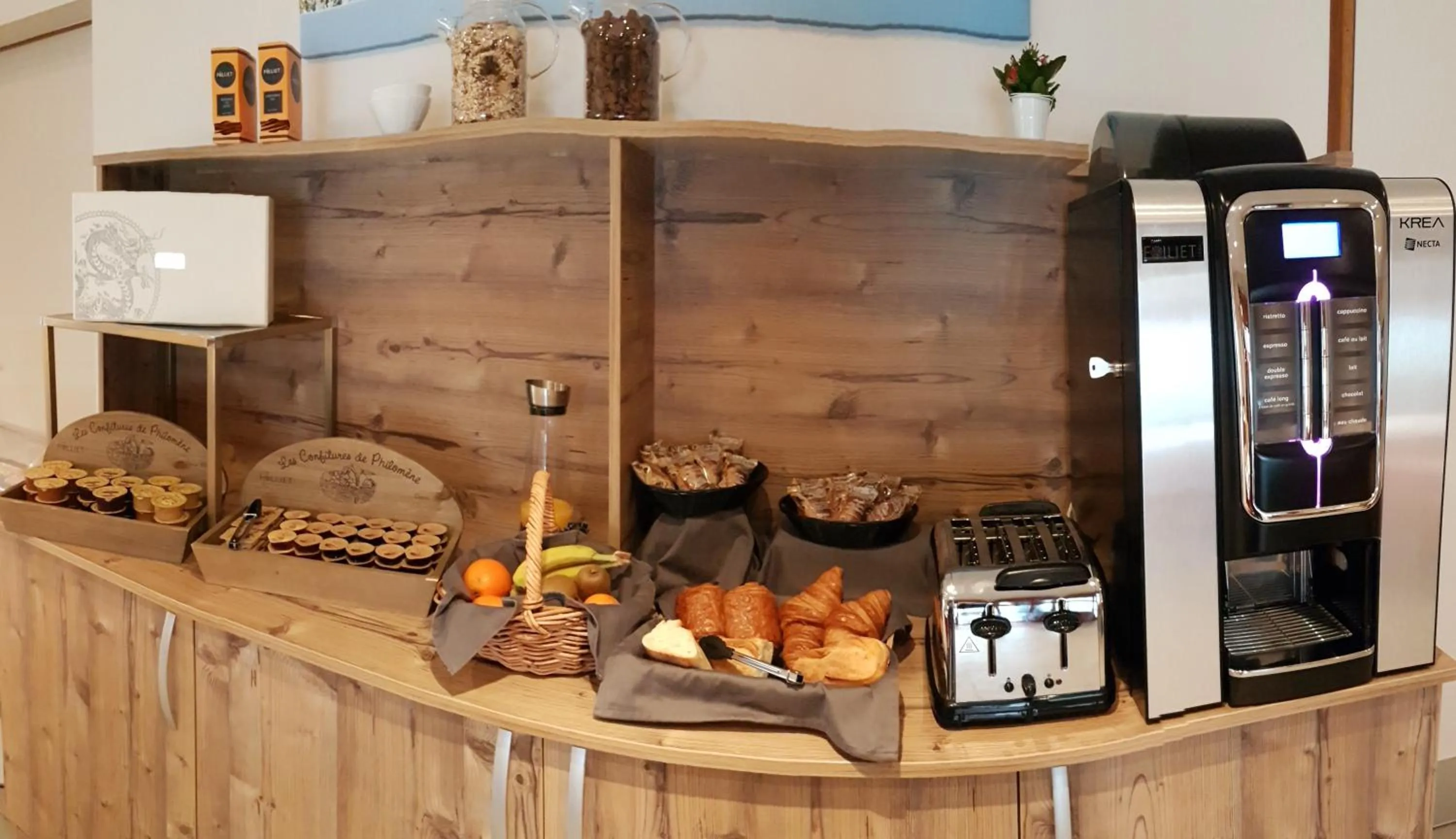 Breakfast in Hôtel du Soleil