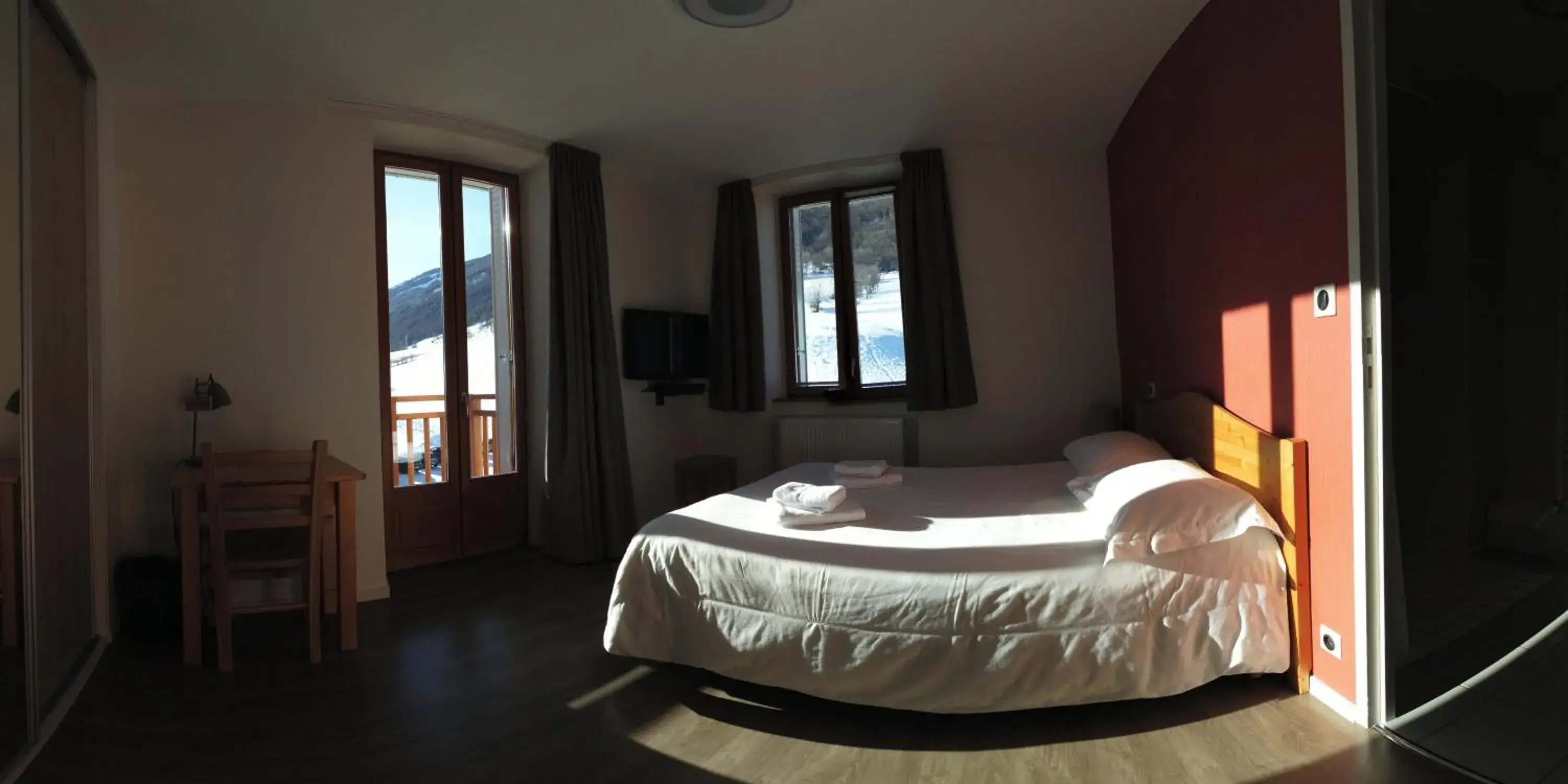 Double Room - Disability Access in Hôtel du Soleil Double Room - Disability Access in Hôtel du Soleil