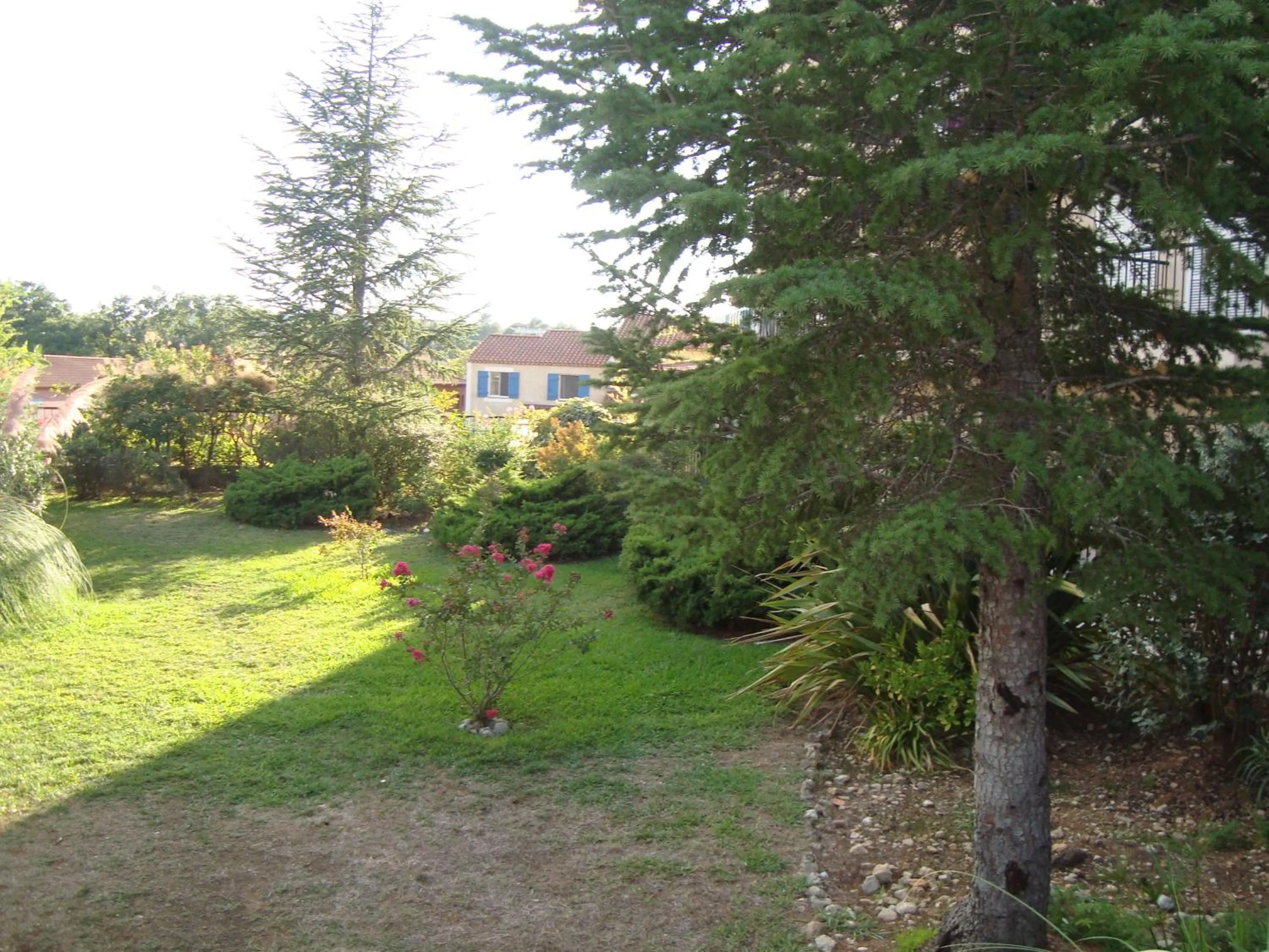 Day in Hôtel de la Poste Piscine