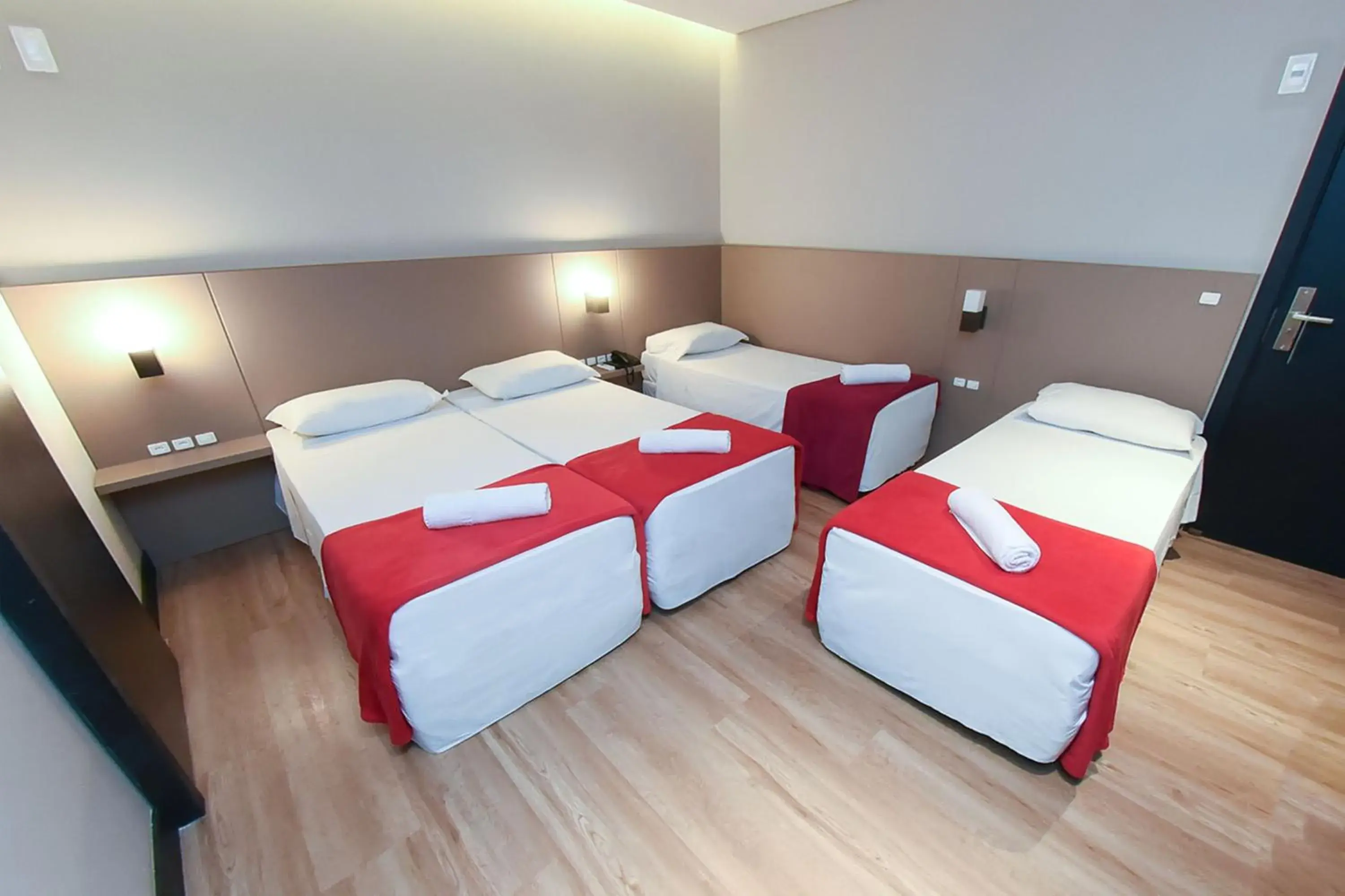 Classic Quadruple Room in Arco do Sol Park Hotel Classic Quadruple Room in Arco do Sol Park Hotel