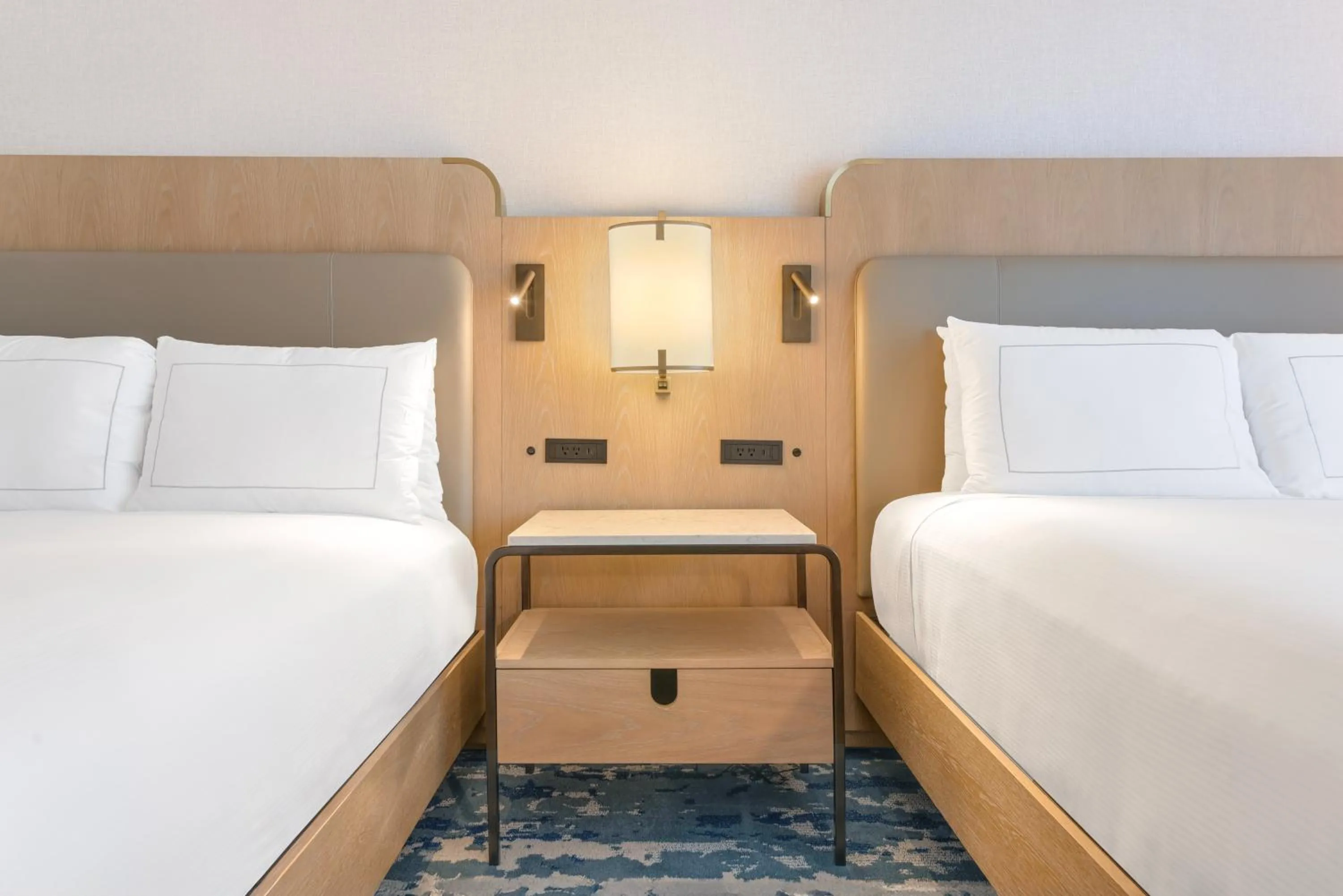 Bedroom, Bed in Hilton Anaheim