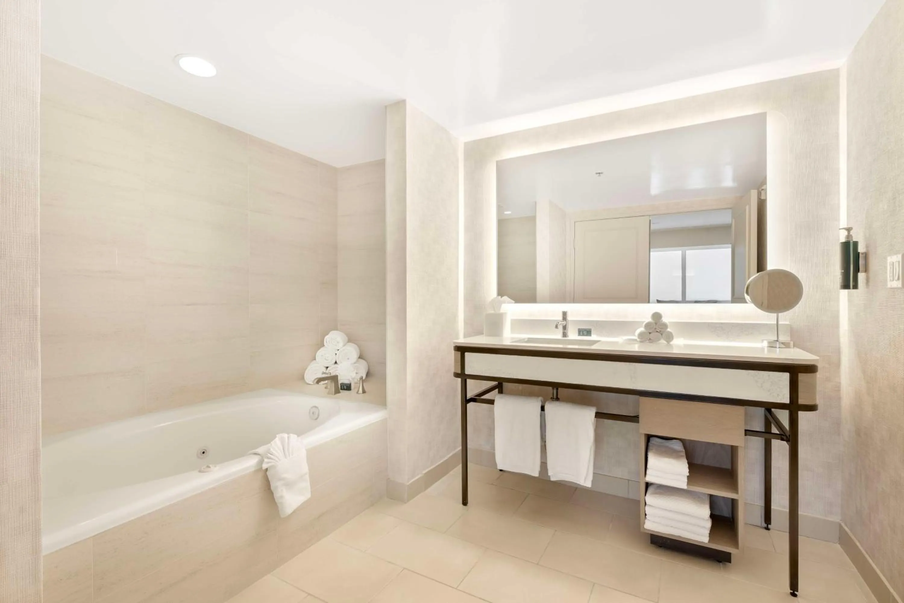 Bathroom in Hilton Anaheim