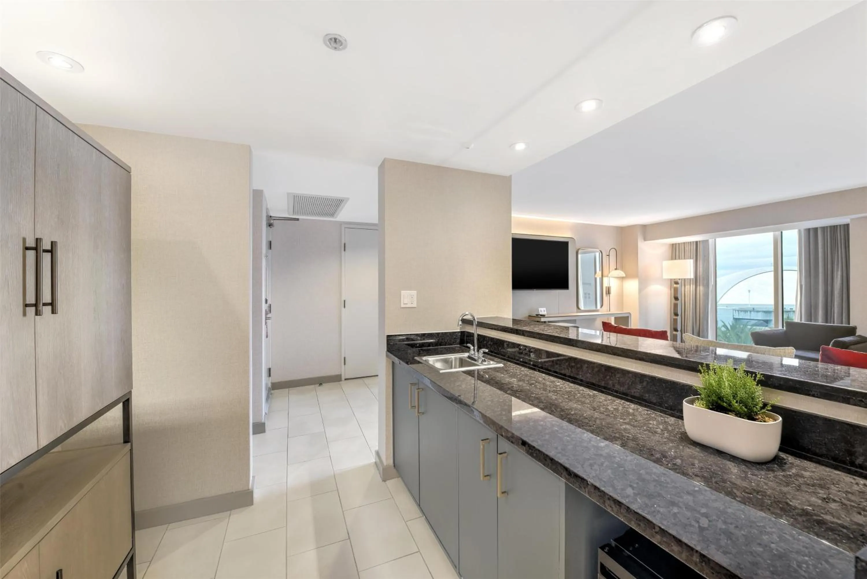 Kitchen or kitchenette in Hilton Anaheim